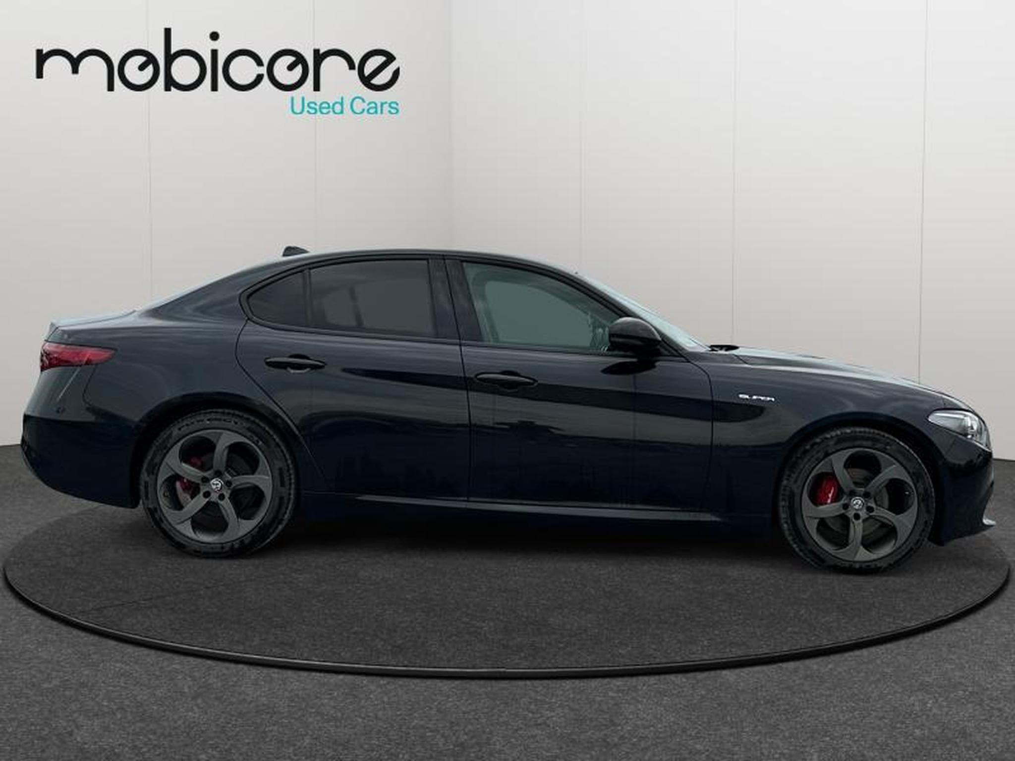 Alfa-Romeo Giulia Super / Essence (2021) - Photo 6