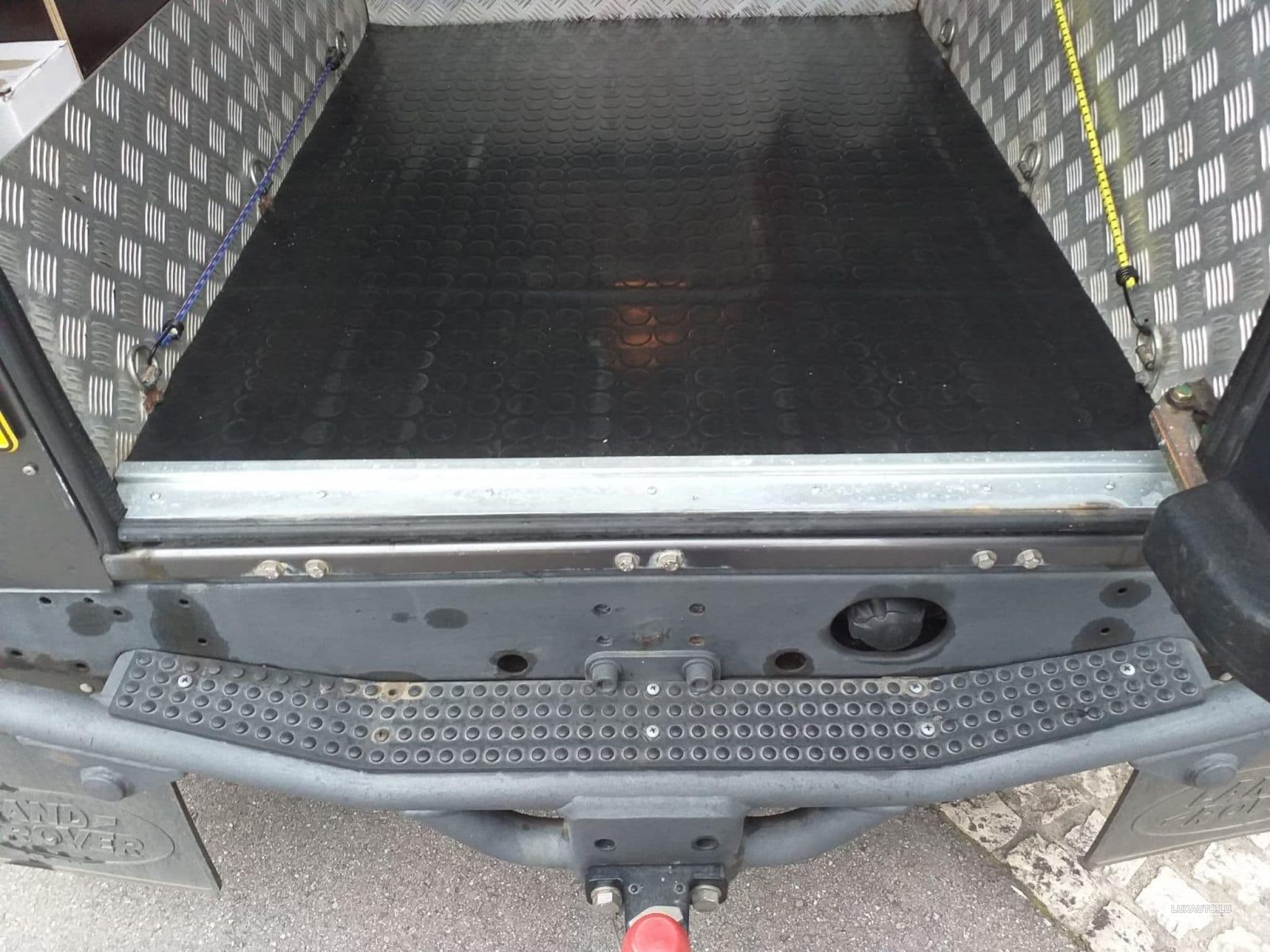 Land-Rover Defender (2005) - Photo 11