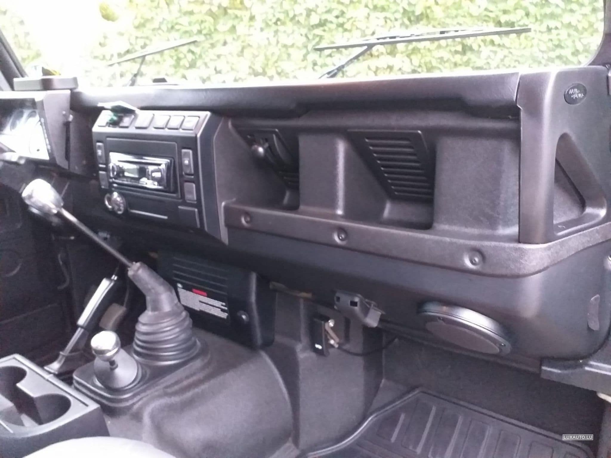 Land-Rover Defender (2005) - Photo 6