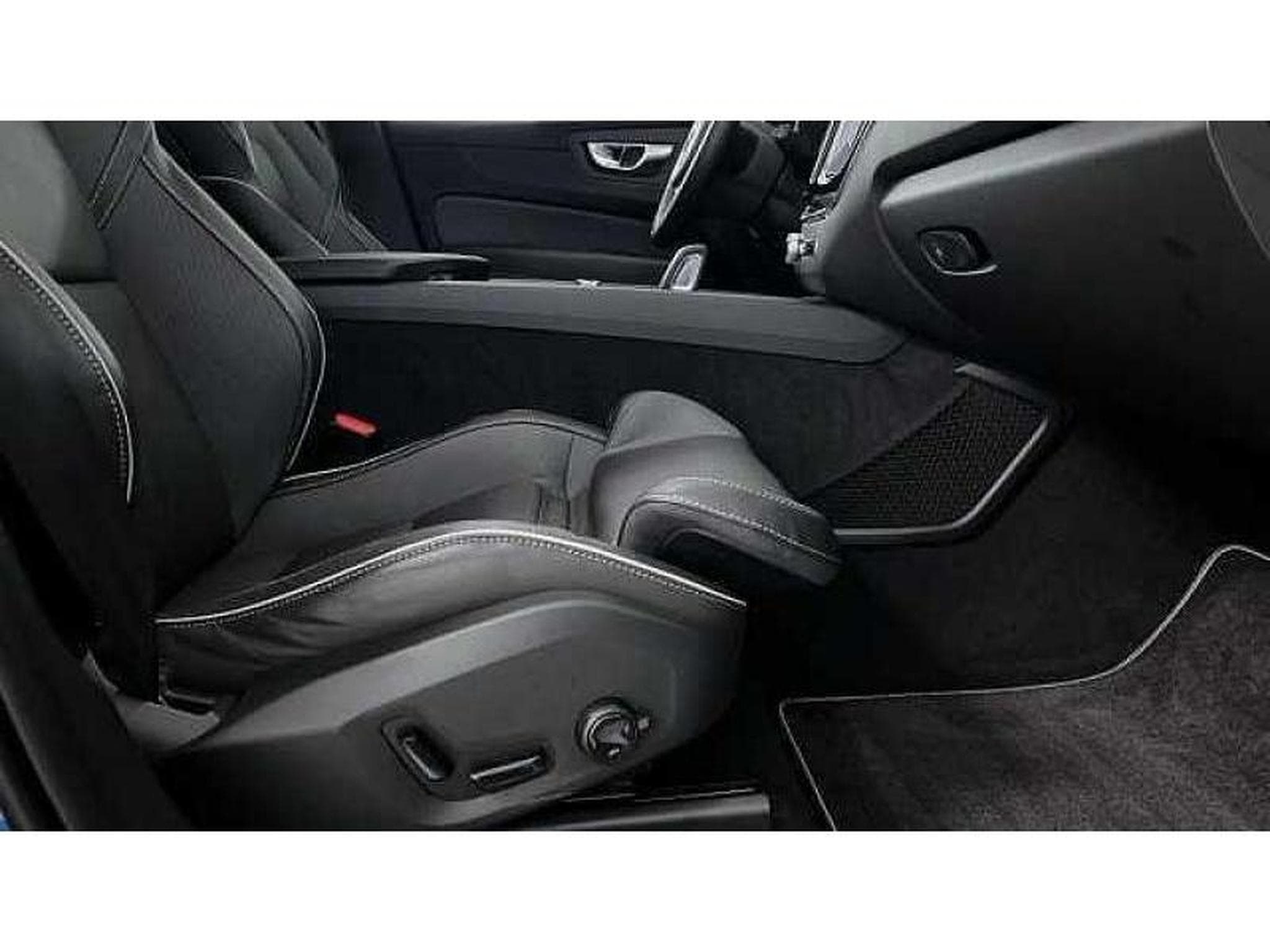 Volvo XC60 R-Design (2020) - Foto 15