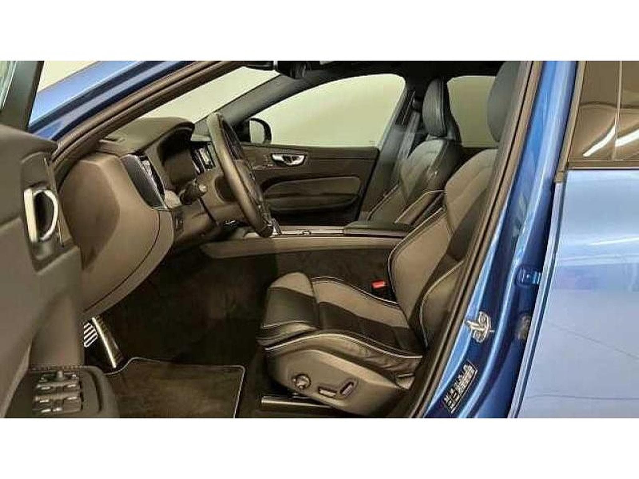 Volvo XC60 R-Design (2020) - Foto 18