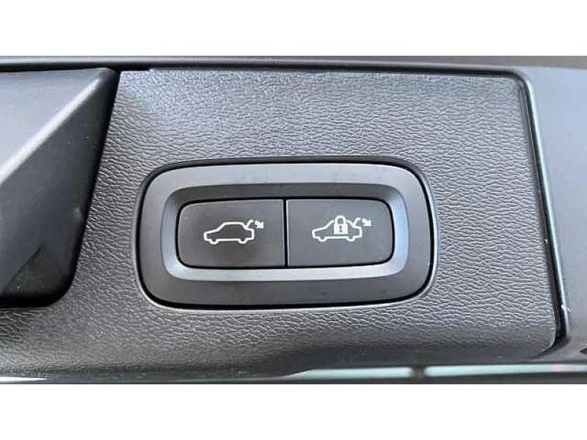 Volvo XC60 R-Design (2020) - Foto 23