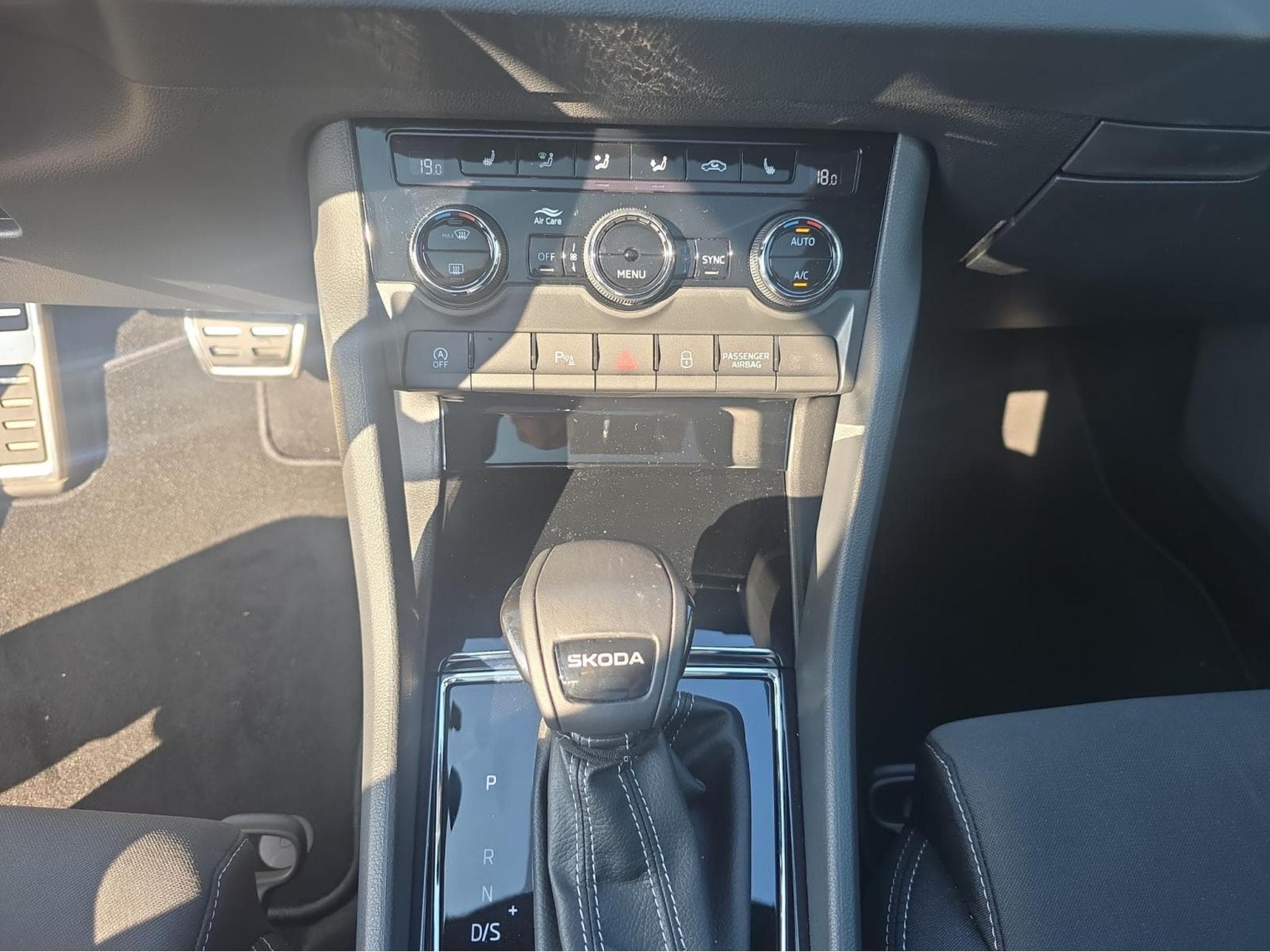 Skoda Karoq Sportline (2025) - Foto 13