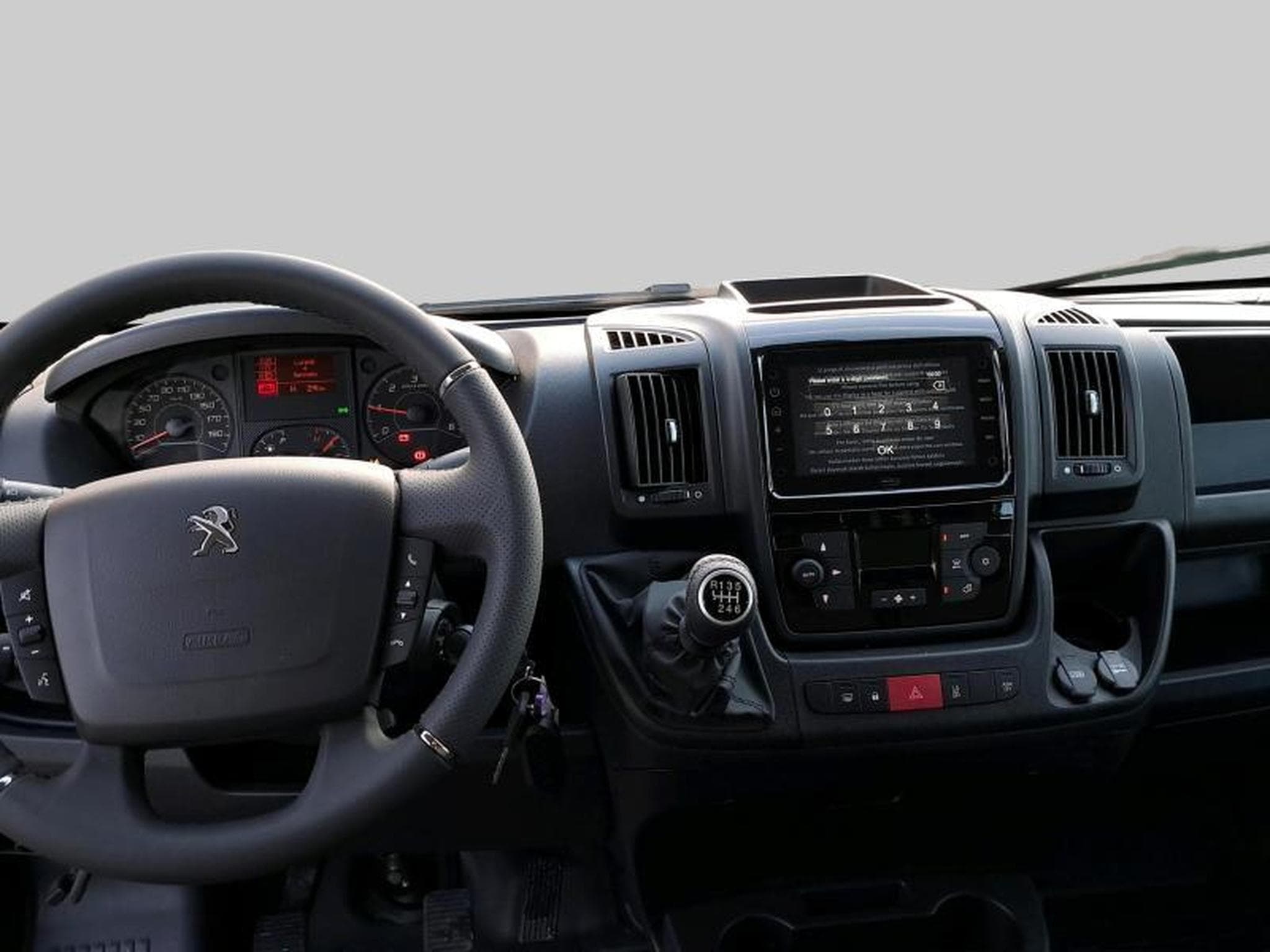 Peugeot Boxer Plateau DC 435 L4 (2024) - Photo 13