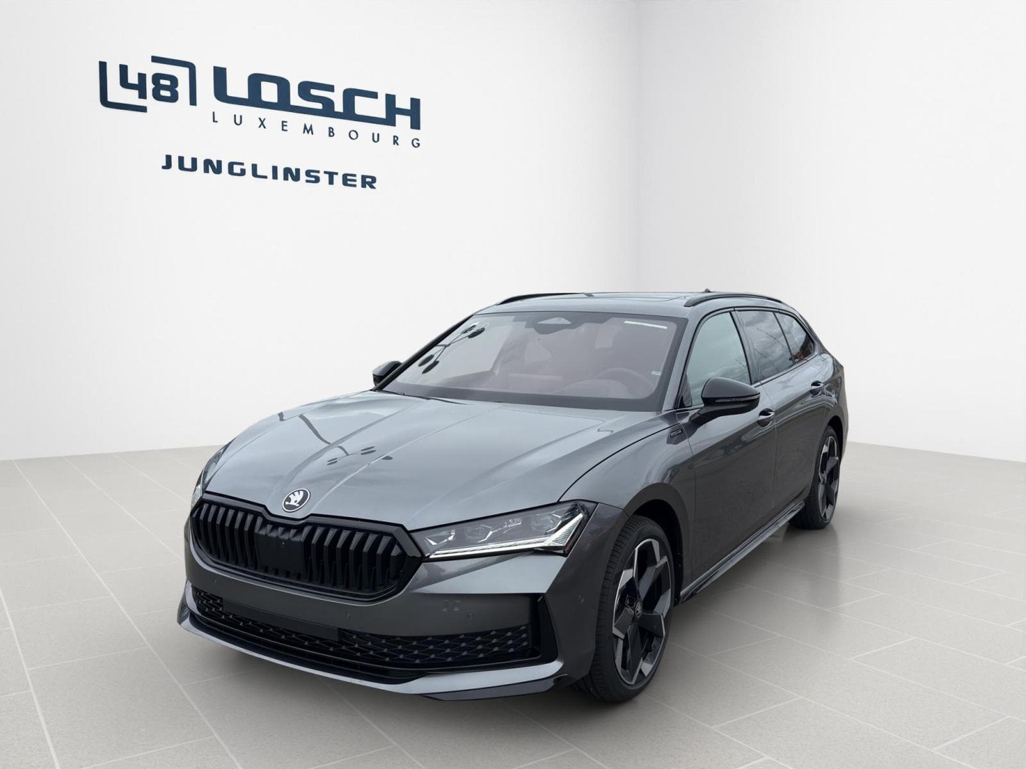 Skoda Superb Combi Sportline (2025) - Photo 1