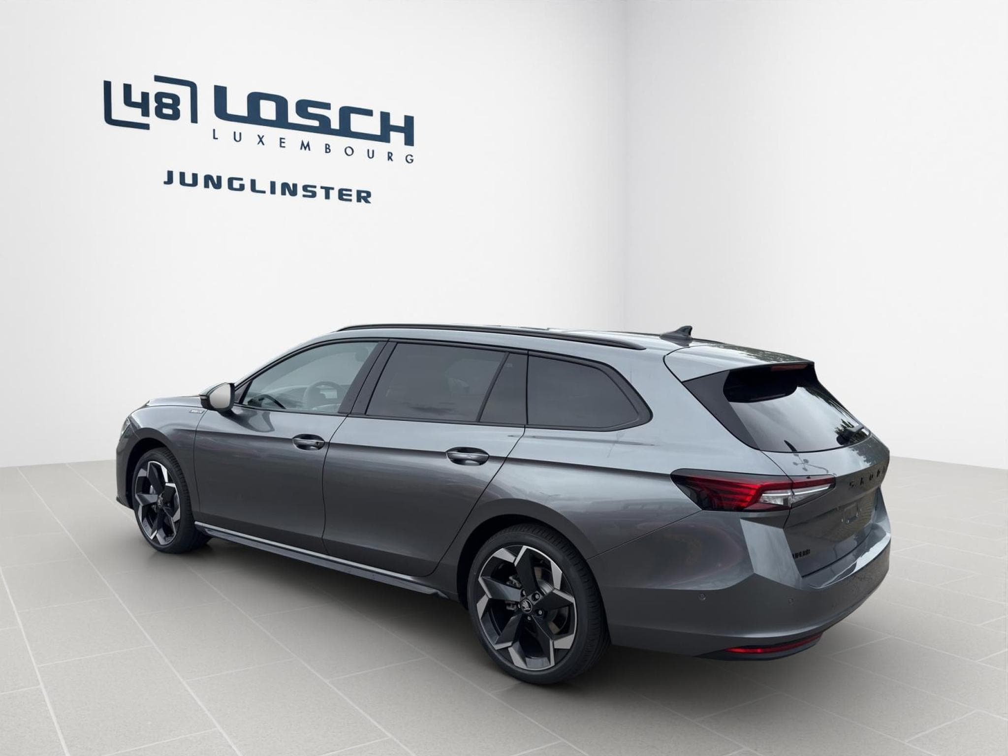 Skoda Superb Combi Sportline (2025) - Photo 6