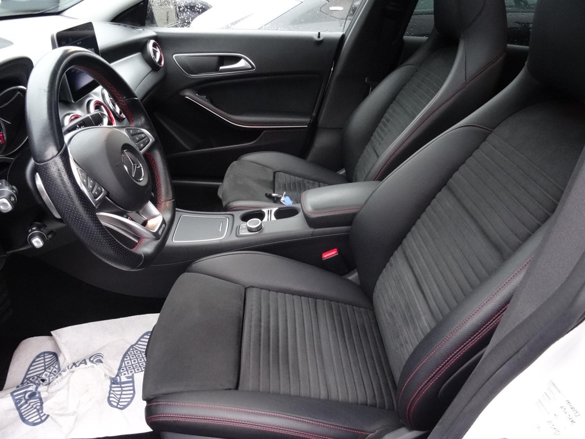 Mercedes CLA 200 Shooting Brake AMG-LINE (2019) - Foto 11