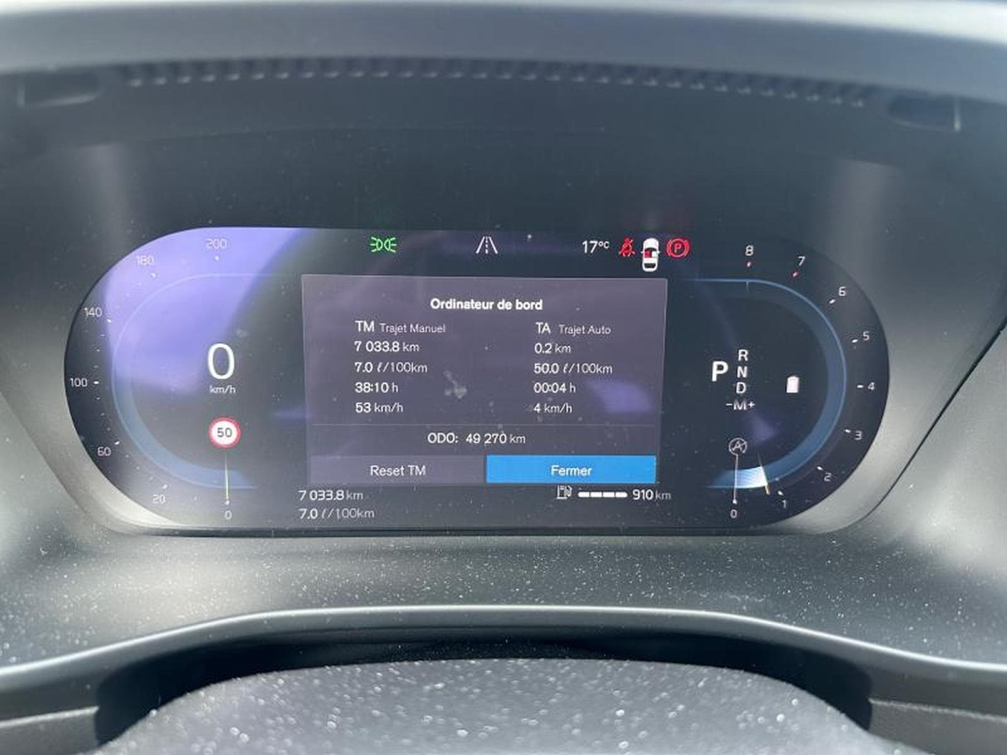 Volvo XC40 B3 Core / Essence (2023) - Foto 17