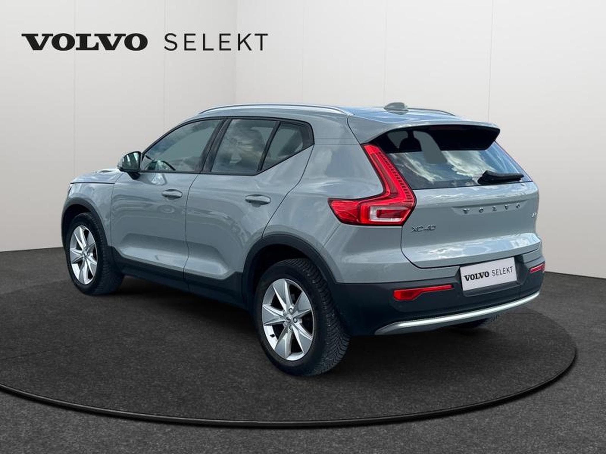 Volvo XC40 B3 Core / Essence (2023) - Foto 3