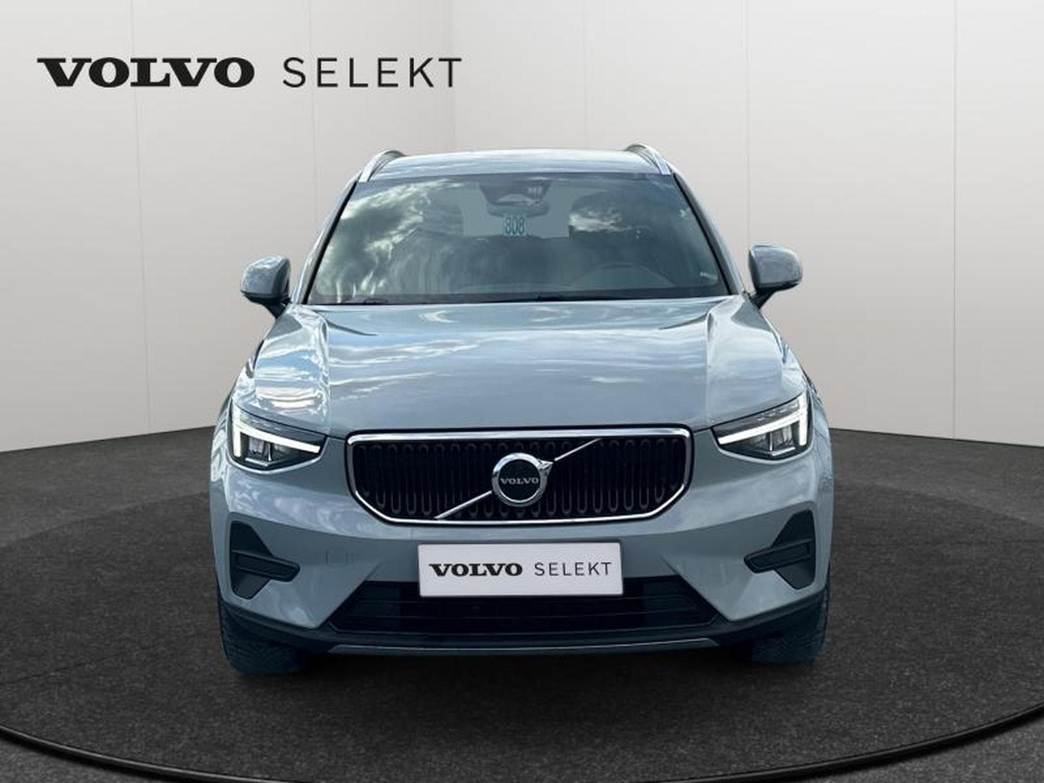 Volvo XC40 B3 Core / Essence (2023) - Foto 9
