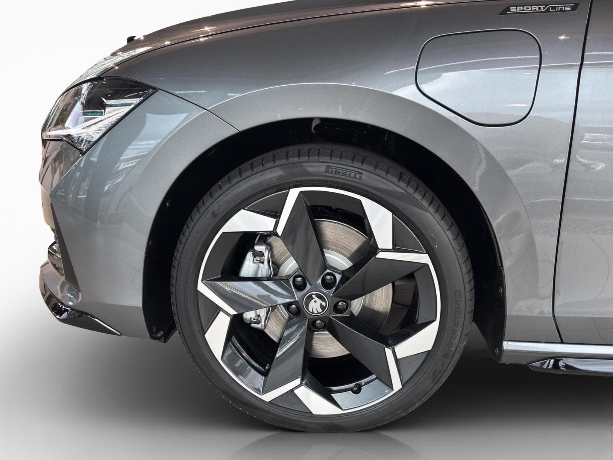 Skoda Superb Sportline (2025) - Photo 6