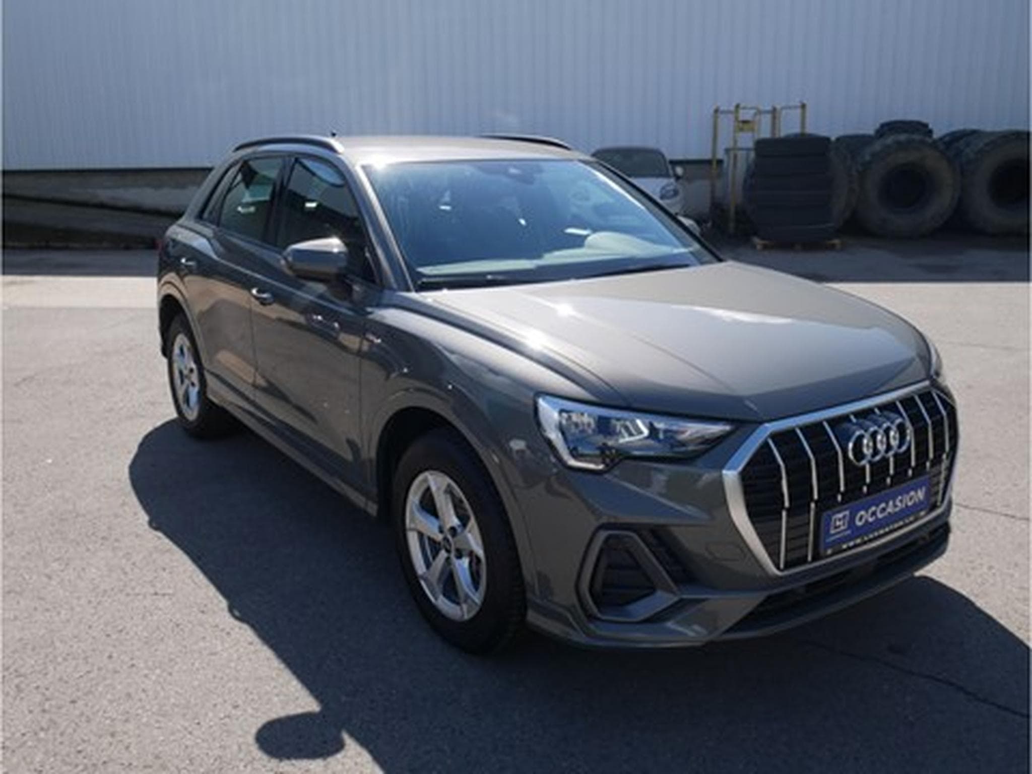 Audi Q3 45 TFSI e S-Line S-TRONIC (2021) - Photo 4