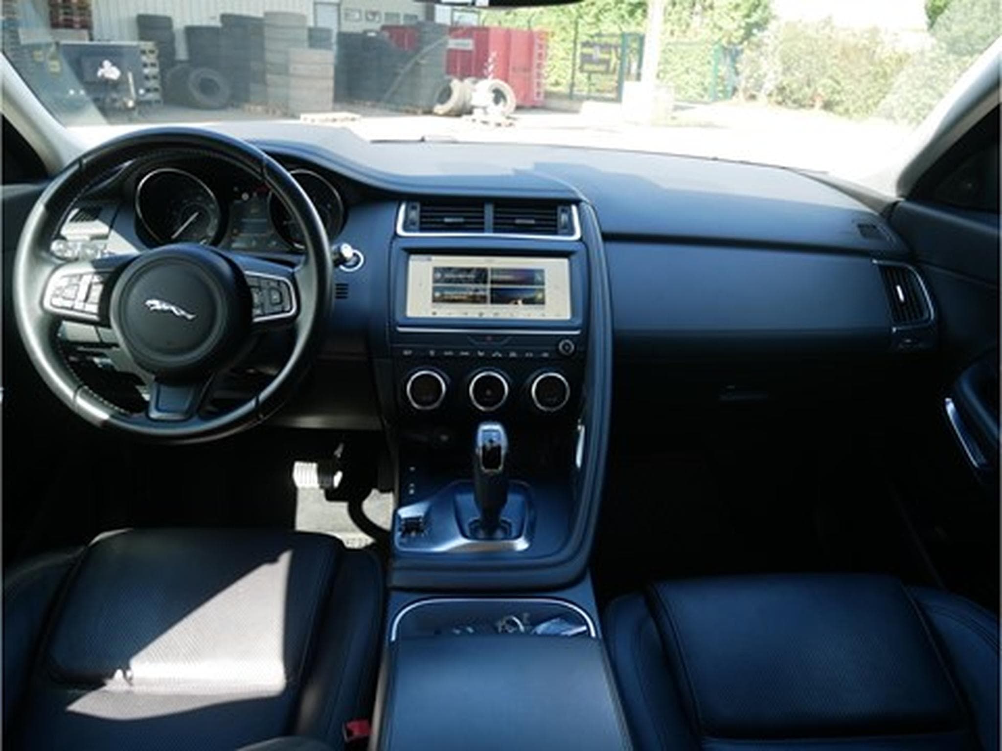 Jaguar E-Pace 2.0d 4x4 150cv/110kw automat. (2018) - Foto 5