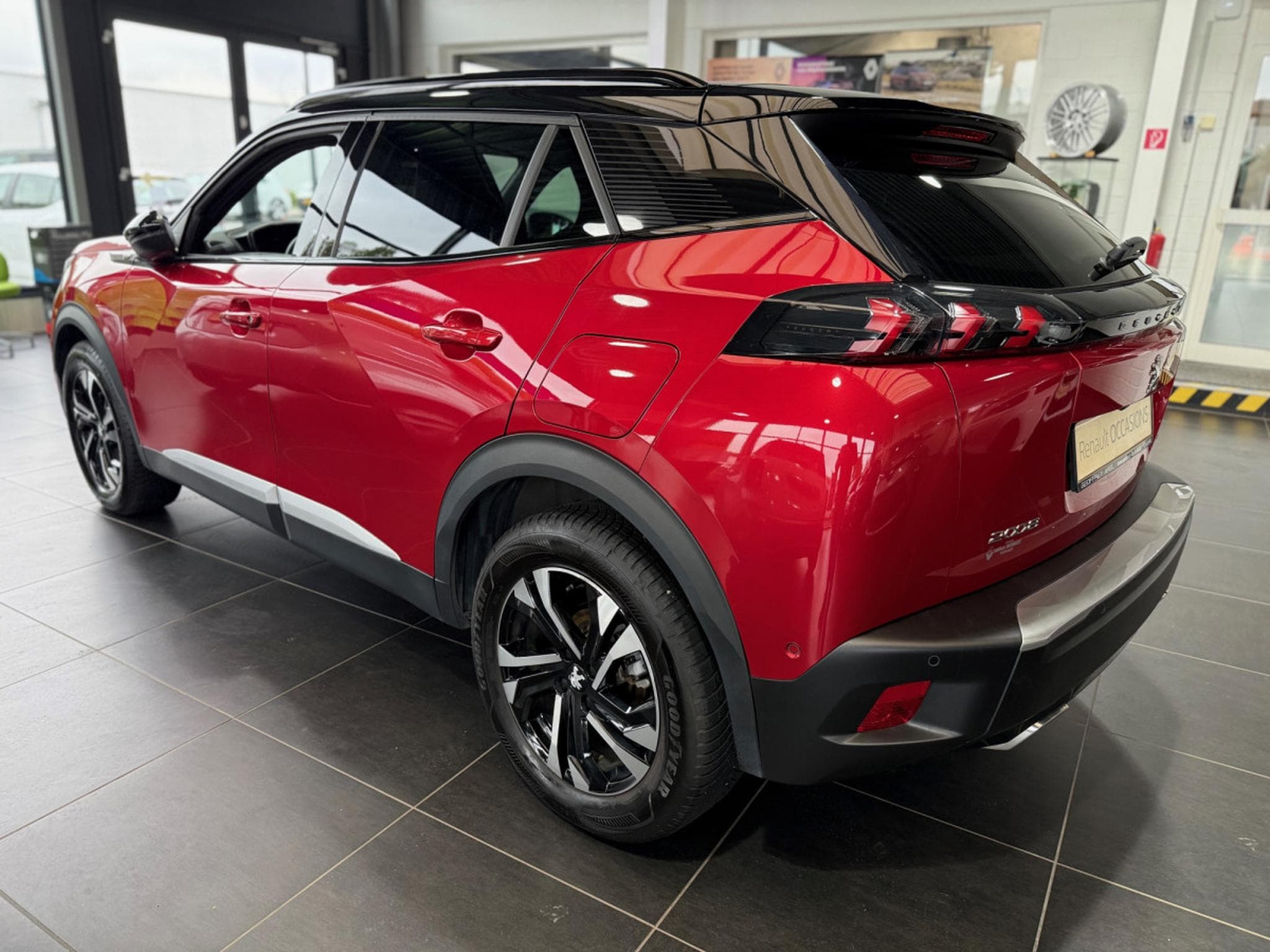 Peugeot 2008 GT (2022) - Photo 3