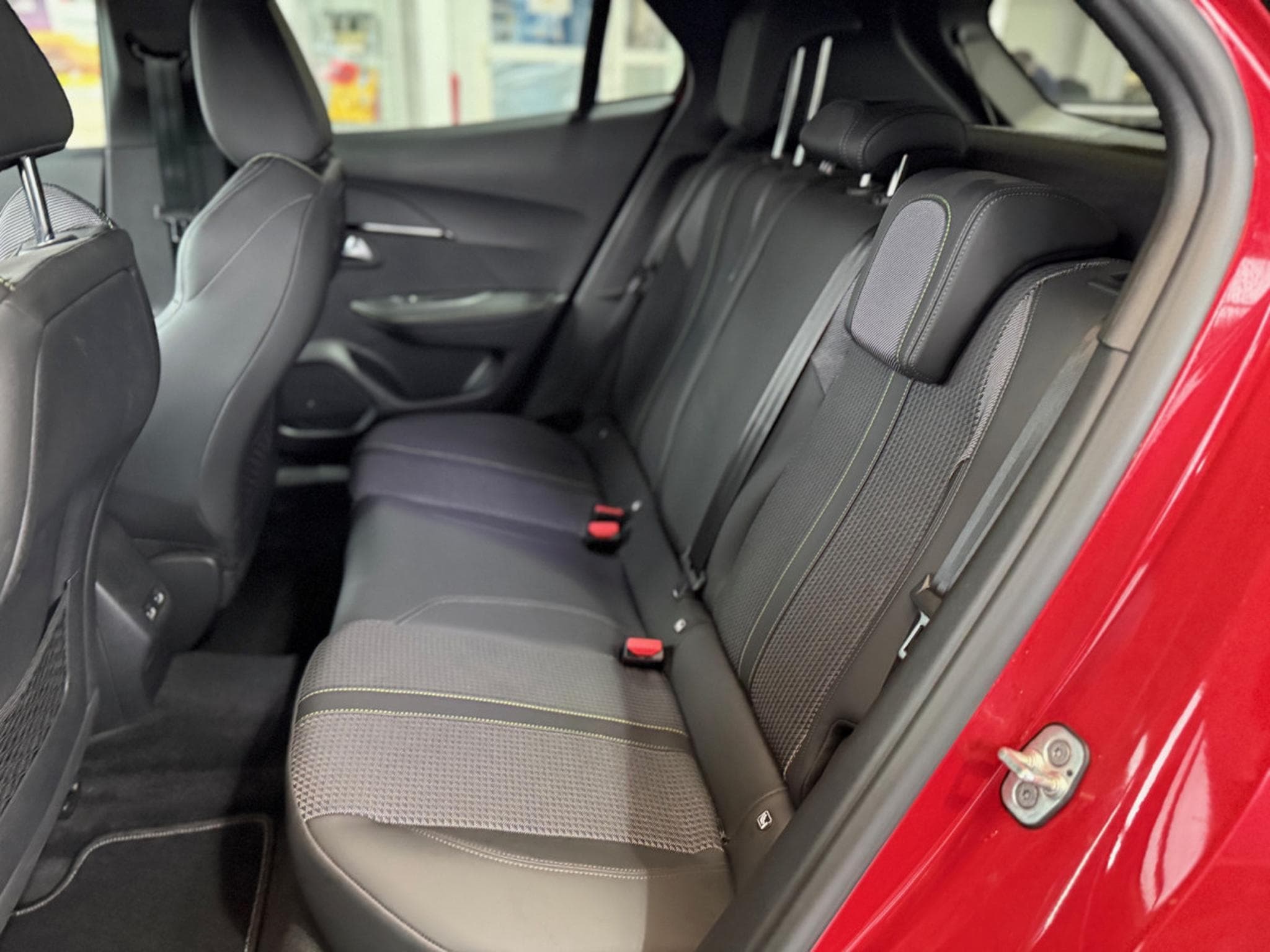 Peugeot 2008 GT (2022) - Photo 5