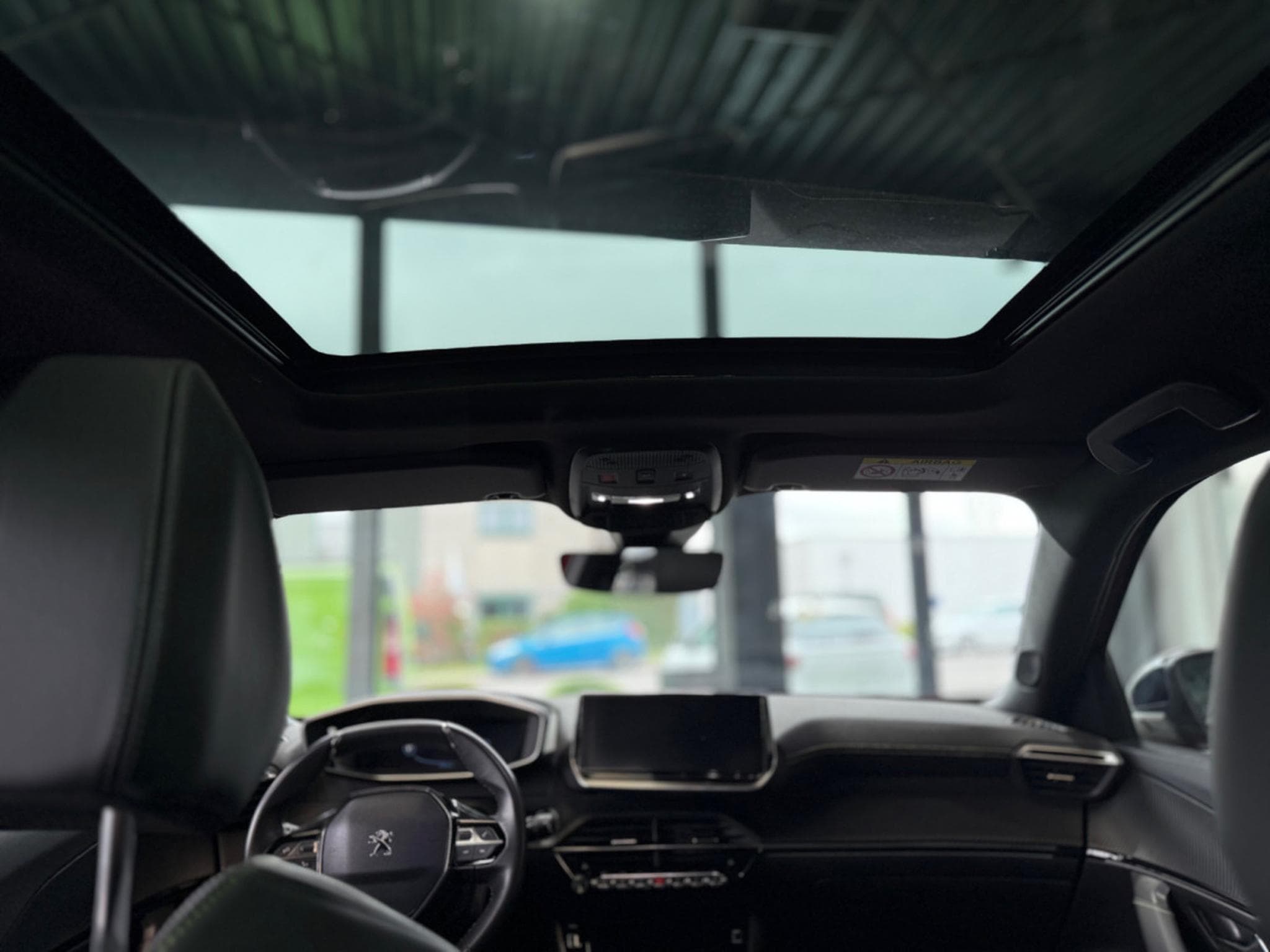 Peugeot 2008 GT (2022) - Photo 8