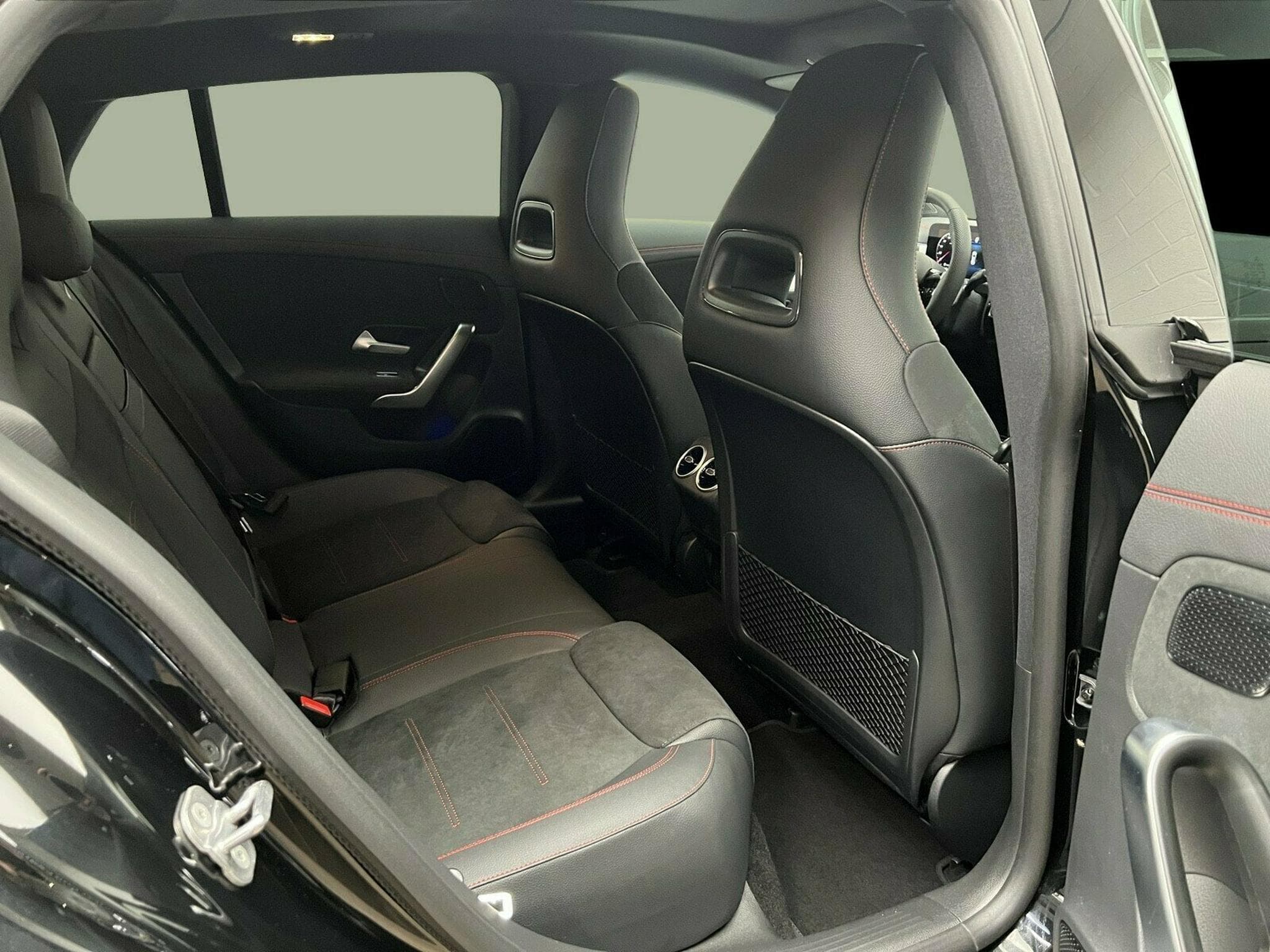 Mercedes CLA 180 CLA 180 Shooting Brake (2025) - Photo 10