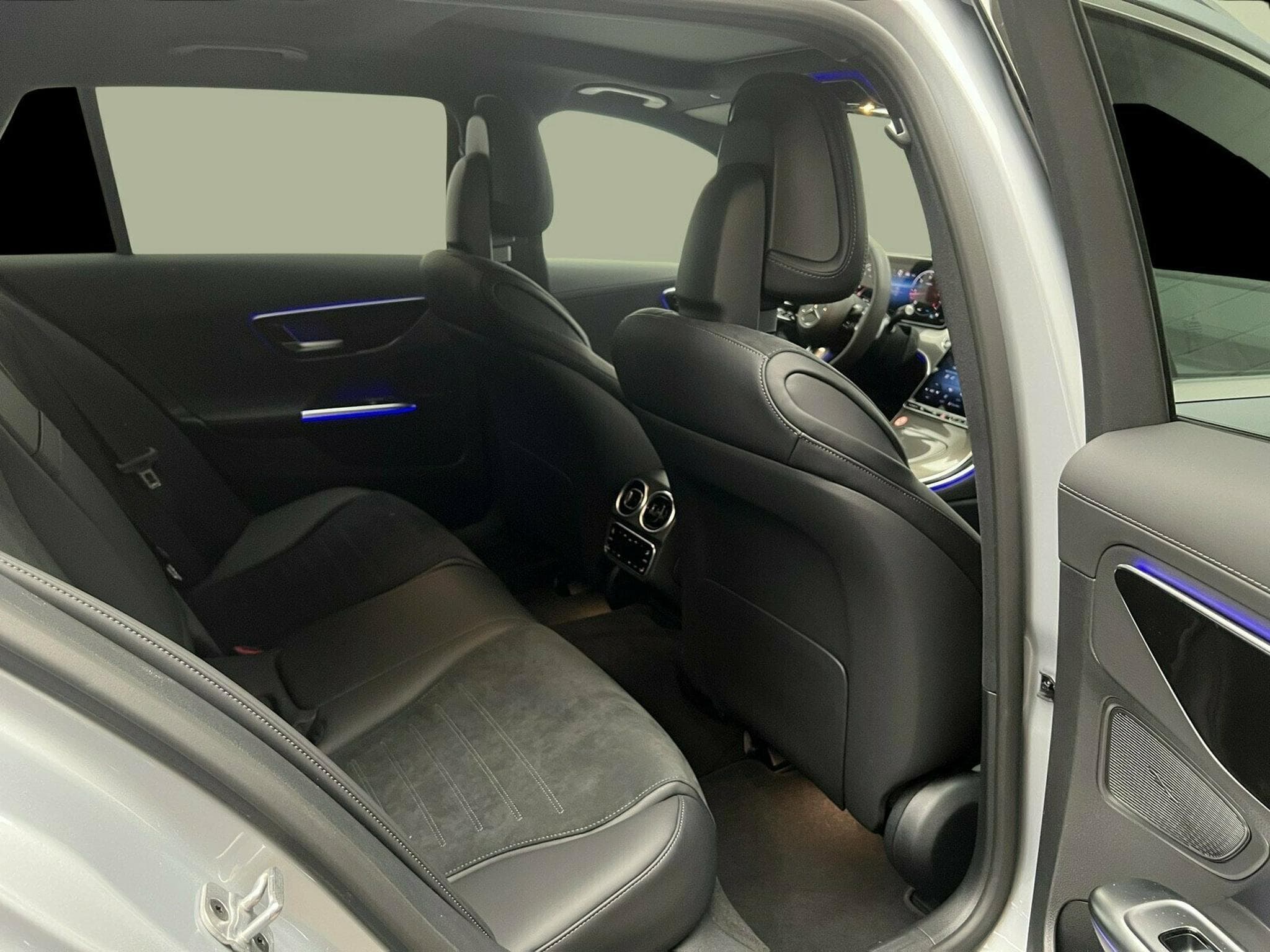 Mercedes C 220 d 4MATIC T-Modell (2025) - Photo 10