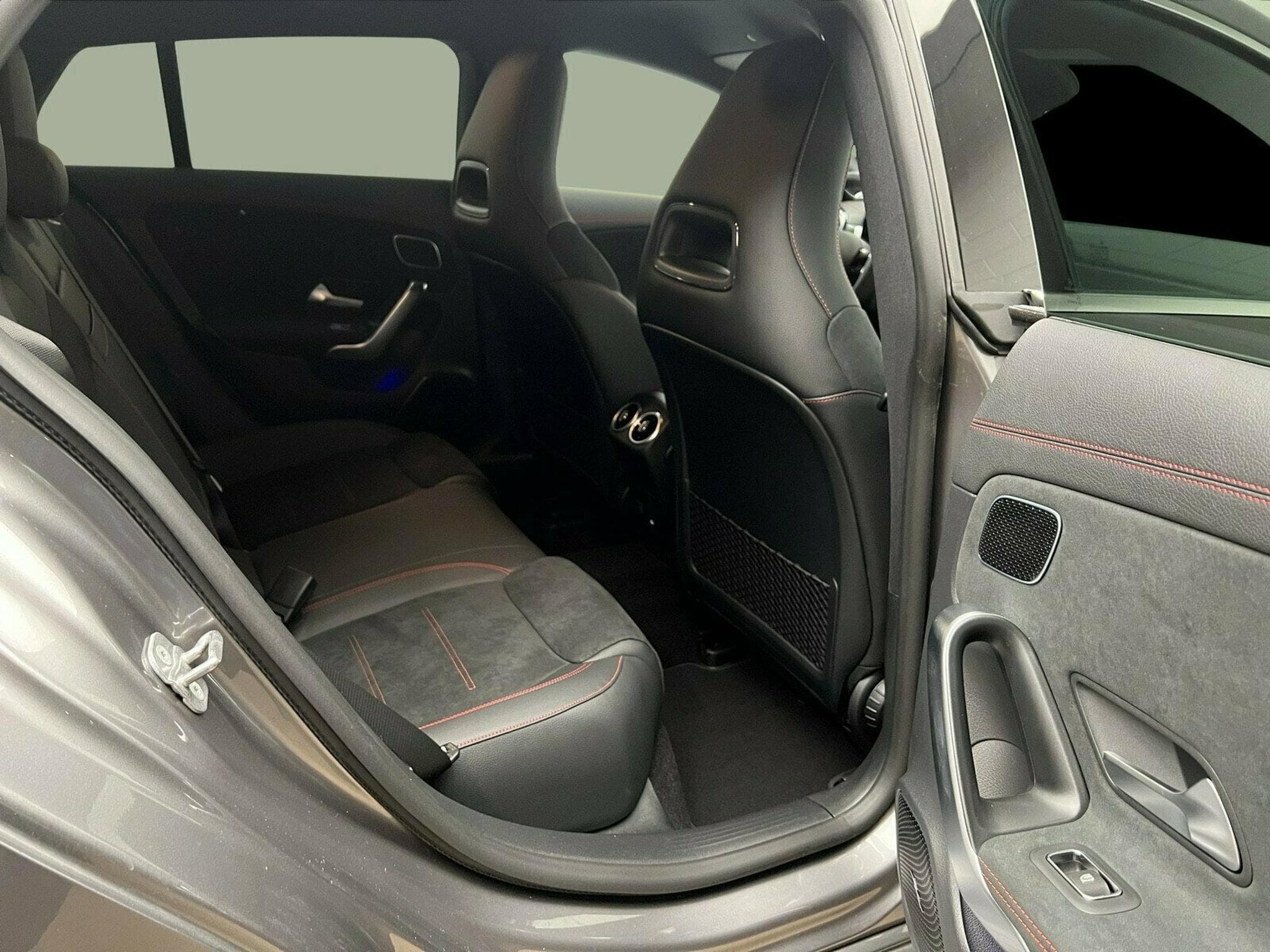 Mercedes CLA 220 CLA 220 d Shooting Brake (2024) - Photo 8