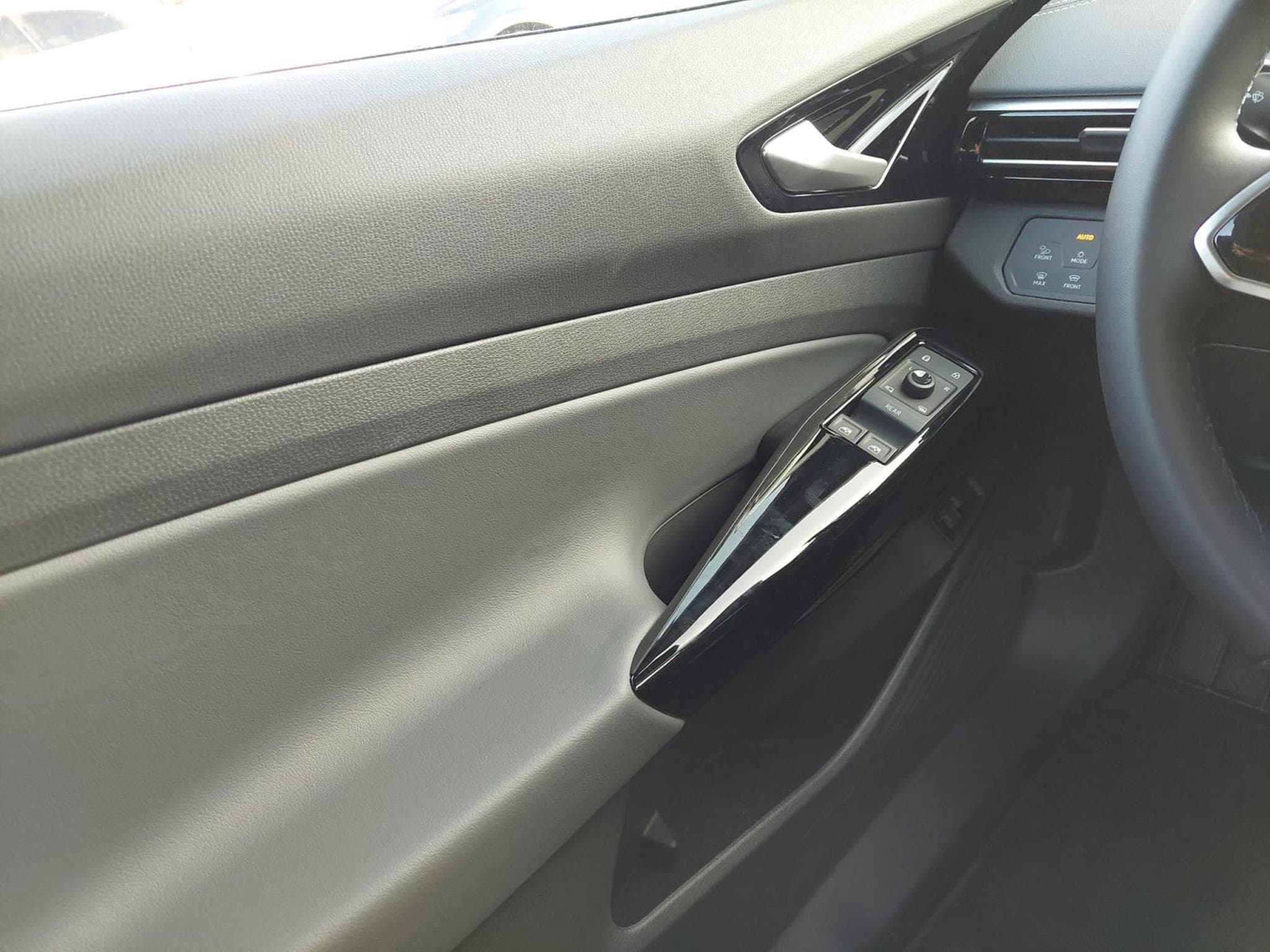 VW ID.5 Pro (2025) - Foto 14