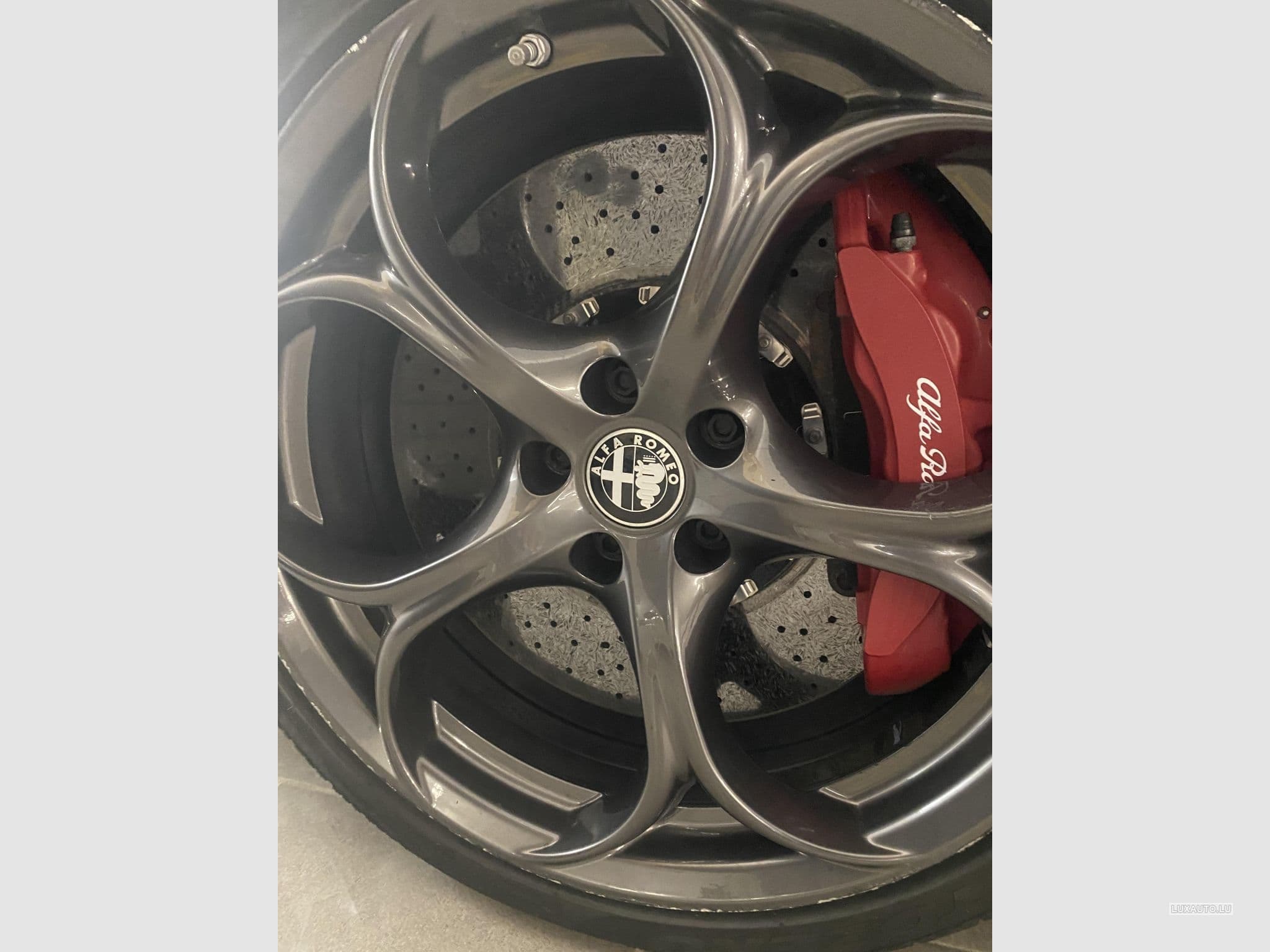 Alfa-Romeo Giulia 2.9 bi turbo 510cv Quadrifoglio (2018) - Foto 10