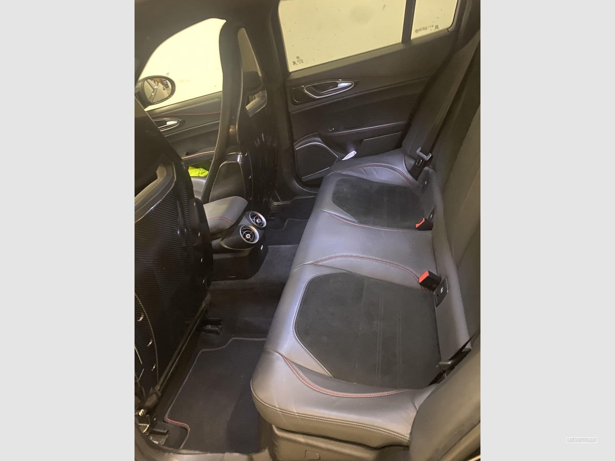 Alfa-Romeo Giulia 2.9 bi turbo 510cv Quadrifoglio (2018) - Foto 6