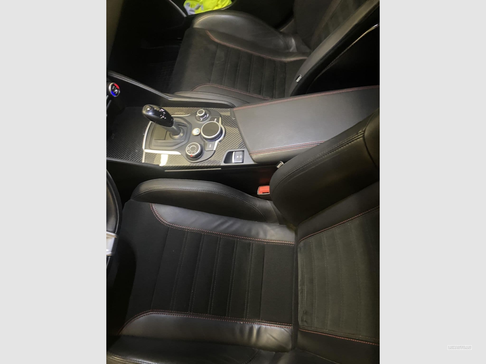 Alfa-Romeo Giulia 2.9 bi turbo 510cv Quadrifoglio (2018) - Foto 7