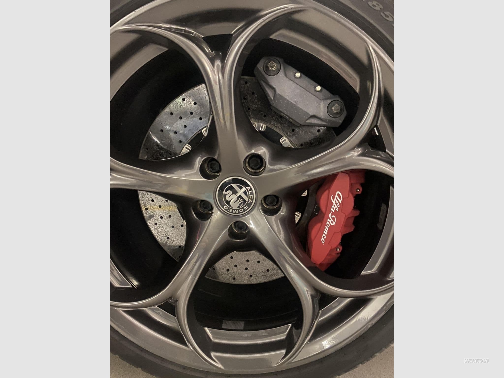 Alfa-Romeo Giulia 2.9 bi turbo 510cv Quadrifoglio (2018) - Foto 8