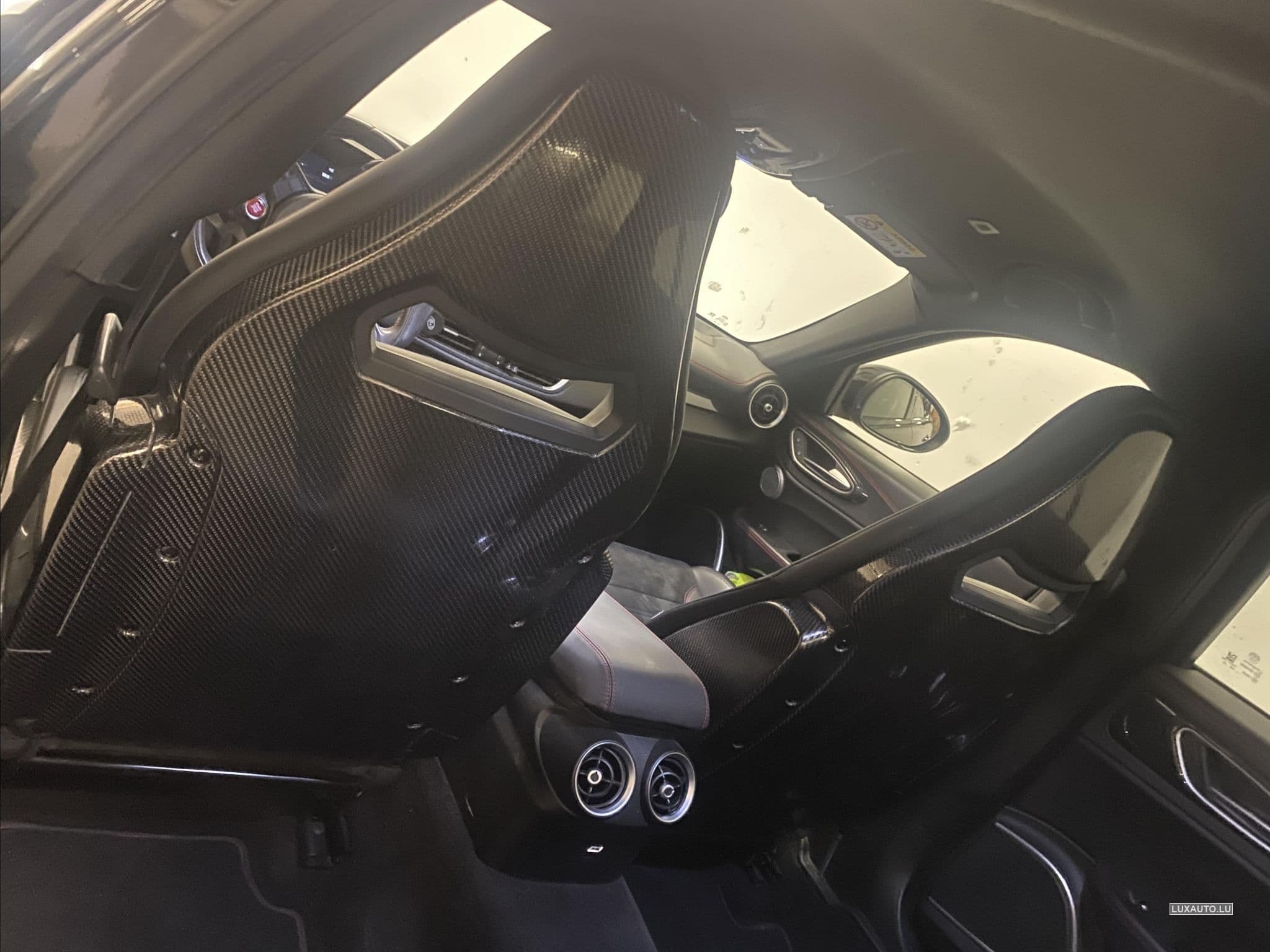 Alfa-Romeo Giulia 2.9 bi turbo 510cv Quadrifoglio (2018) - Foto 9