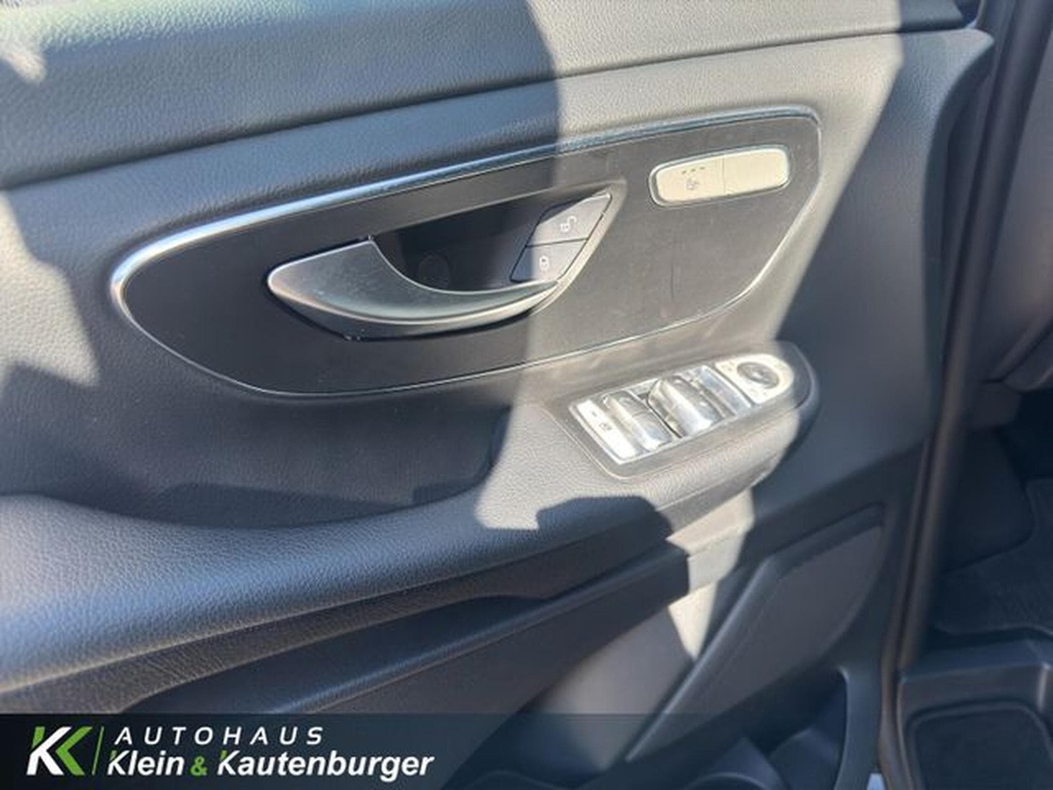 Mercedes V V 250d 4M+LANG+STANDH+KAMERA+AHK+MBUX 7SITZE+TOP (2022) - Foto 12