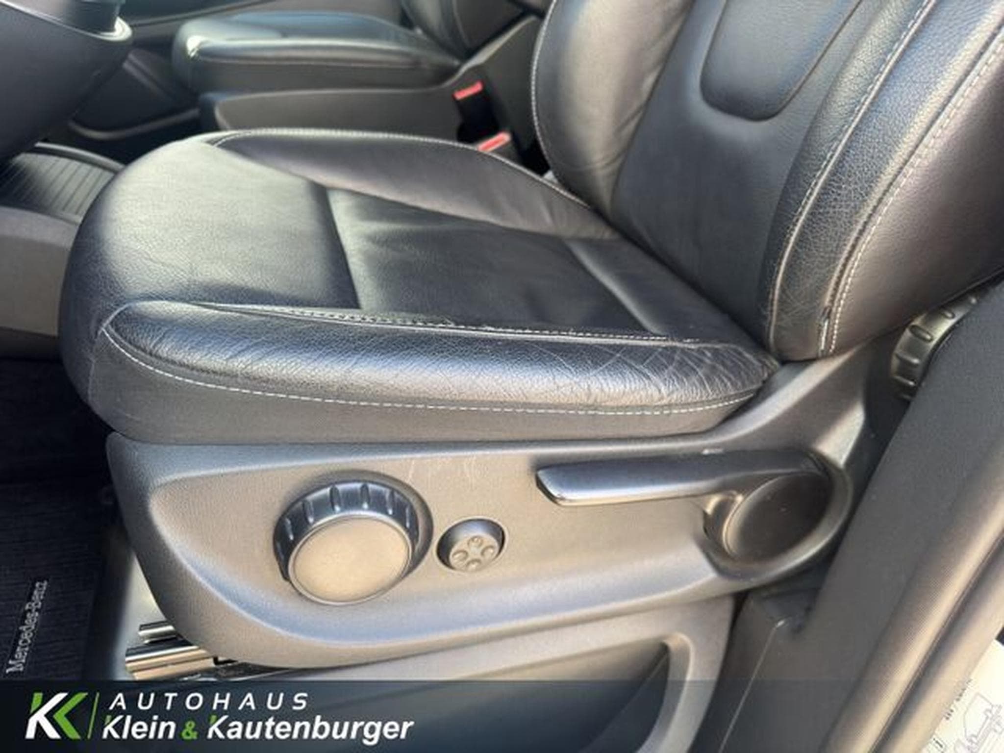 Mercedes V V 250d 4M+LANG+STANDH+KAMERA+AHK+MBUX 7SITZE+TOP (2022) - Foto 13