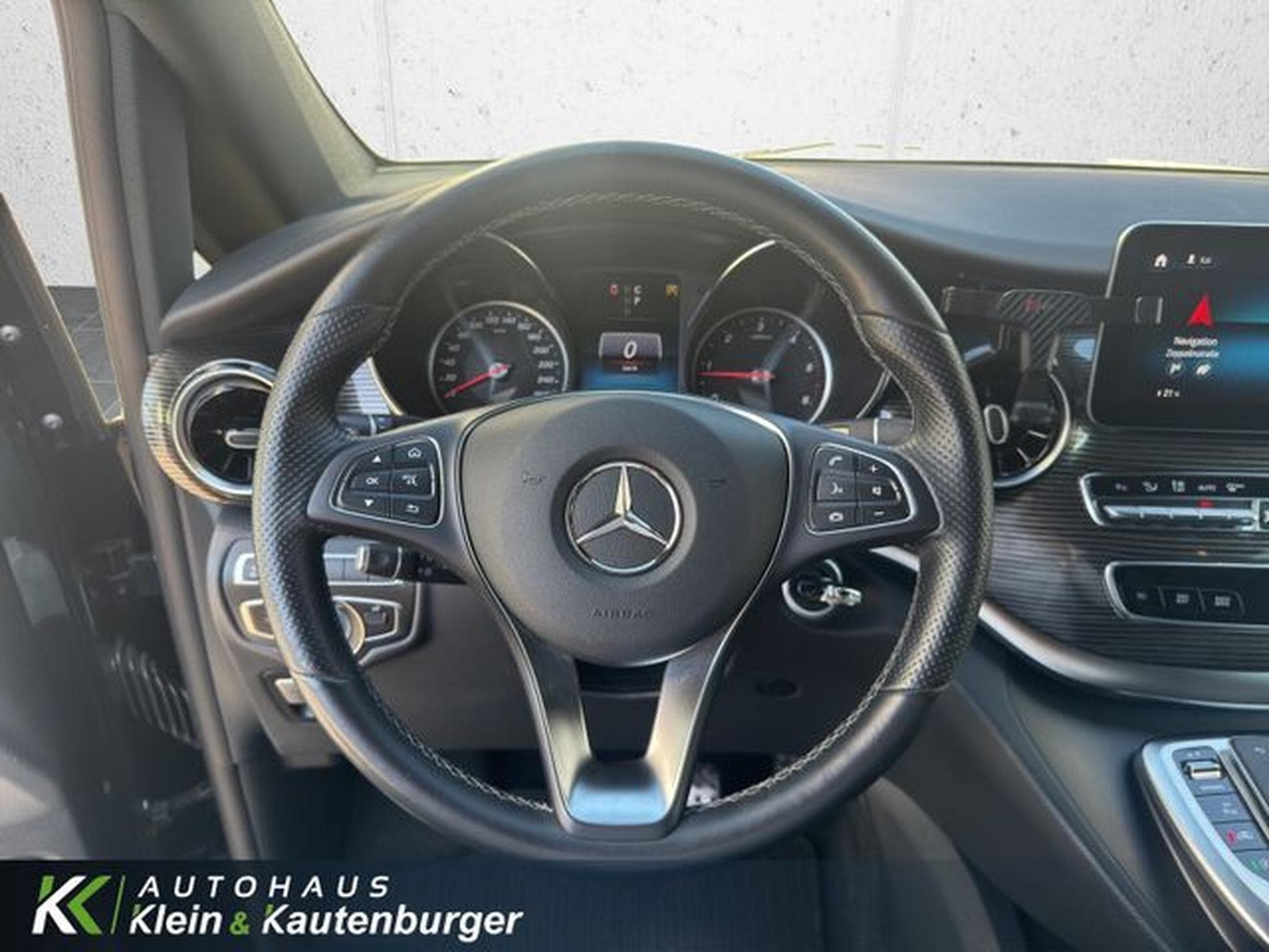 Mercedes V V 250d 4M+LANG+STANDH+KAMERA+AHK+MBUX 7SITZE+TOP (2022) - Foto 15