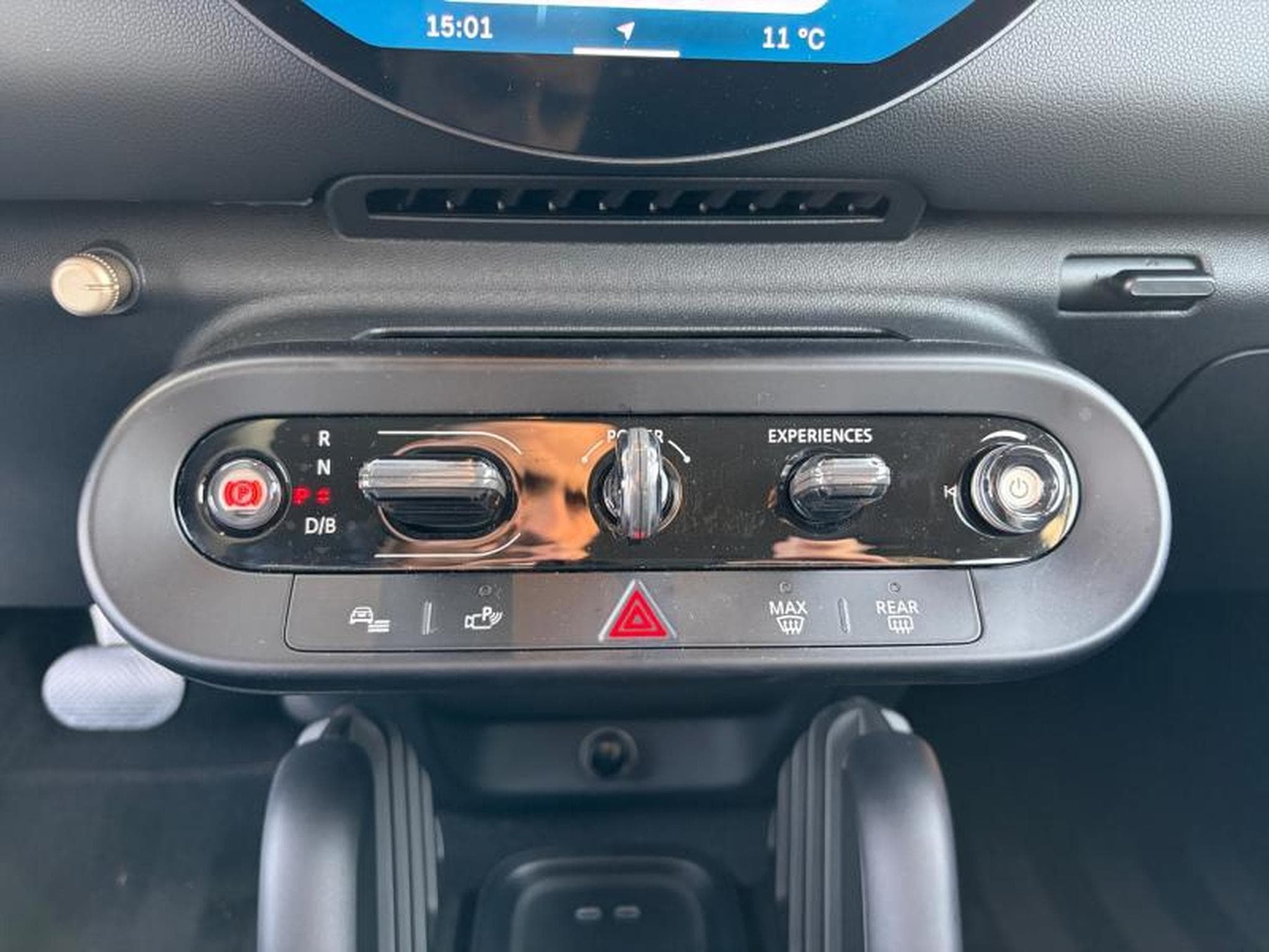 MINI Cooper Cooper E (2024) - Photo 10