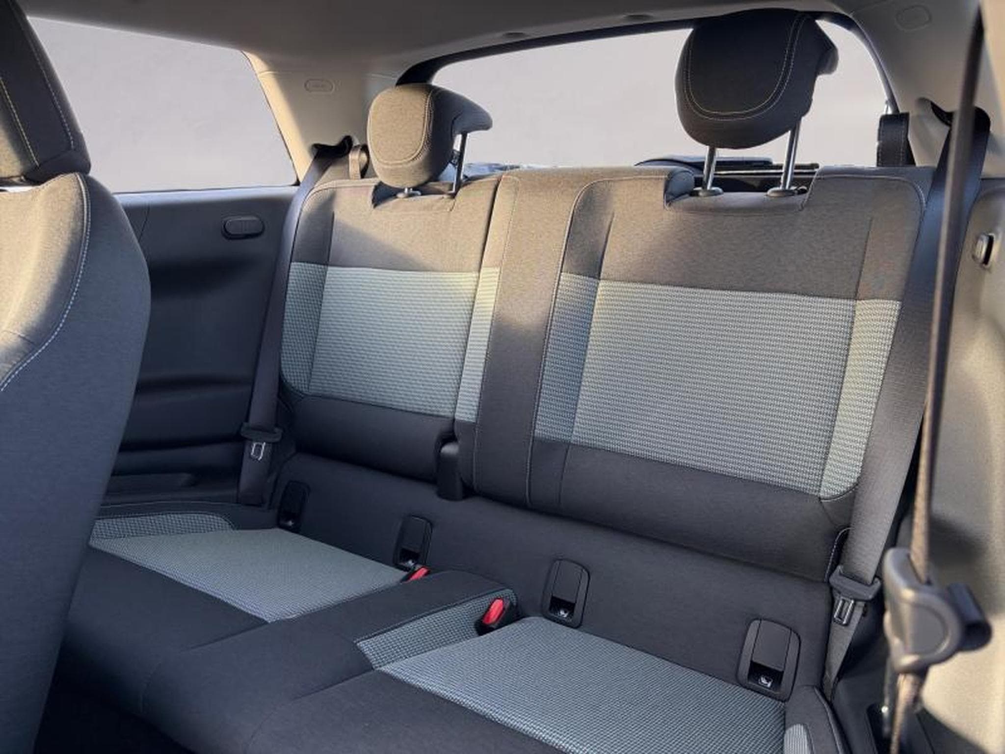 MINI Cooper Cooper E (2024) - Photo 14