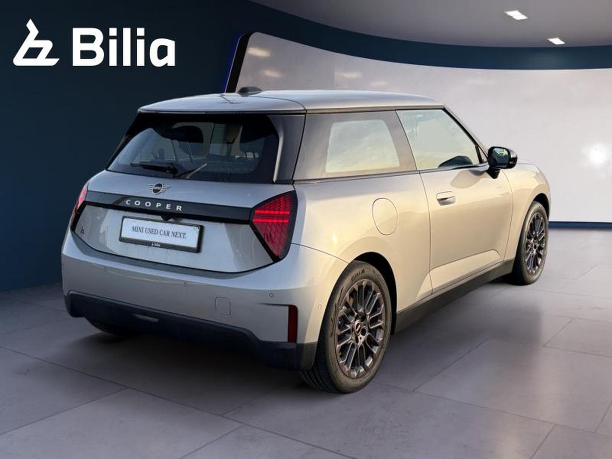 MINI Cooper Cooper E (2024) - Photo 2