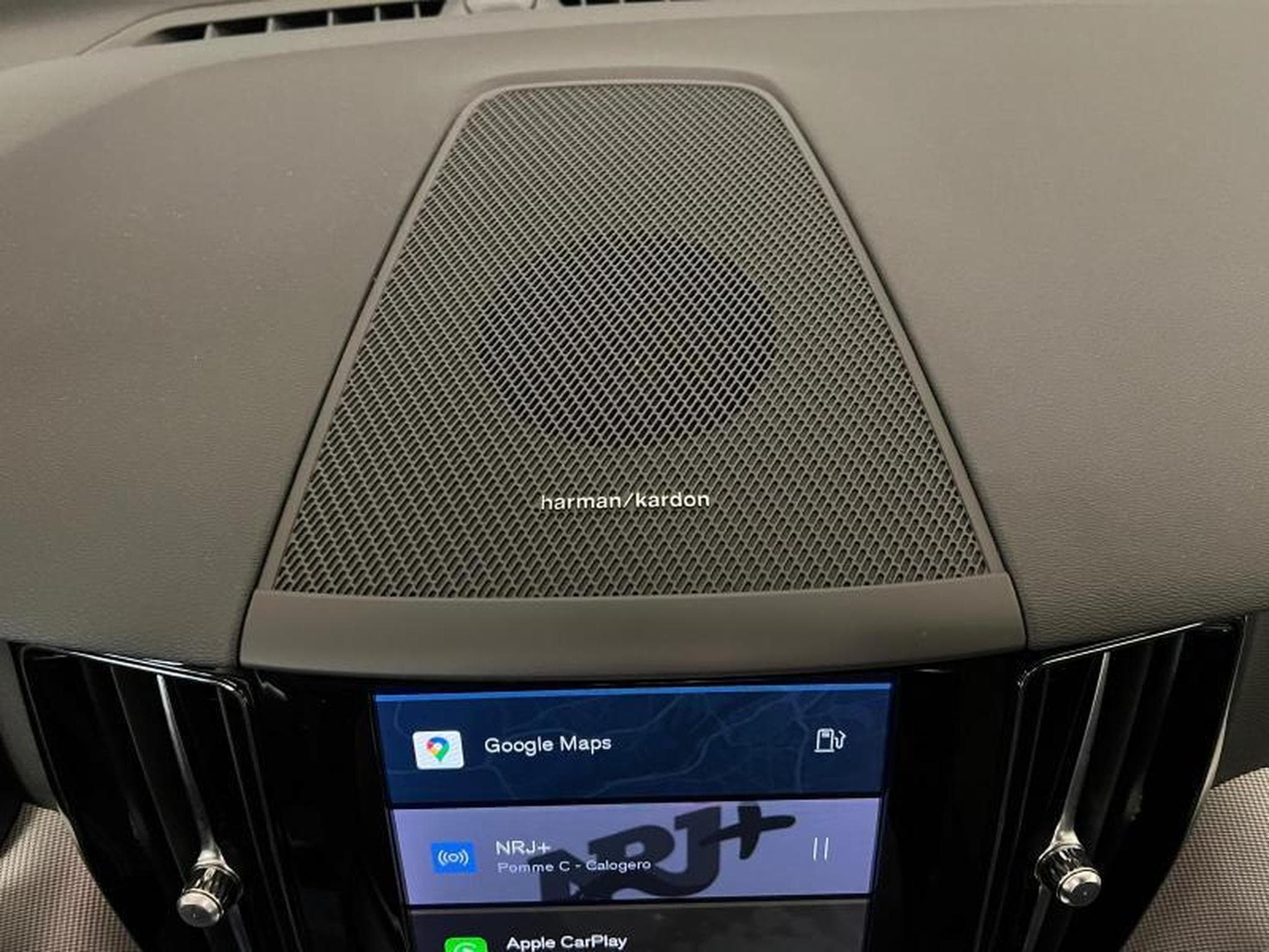 Volvo XC60 Plus Dark (2022) - Photo 17