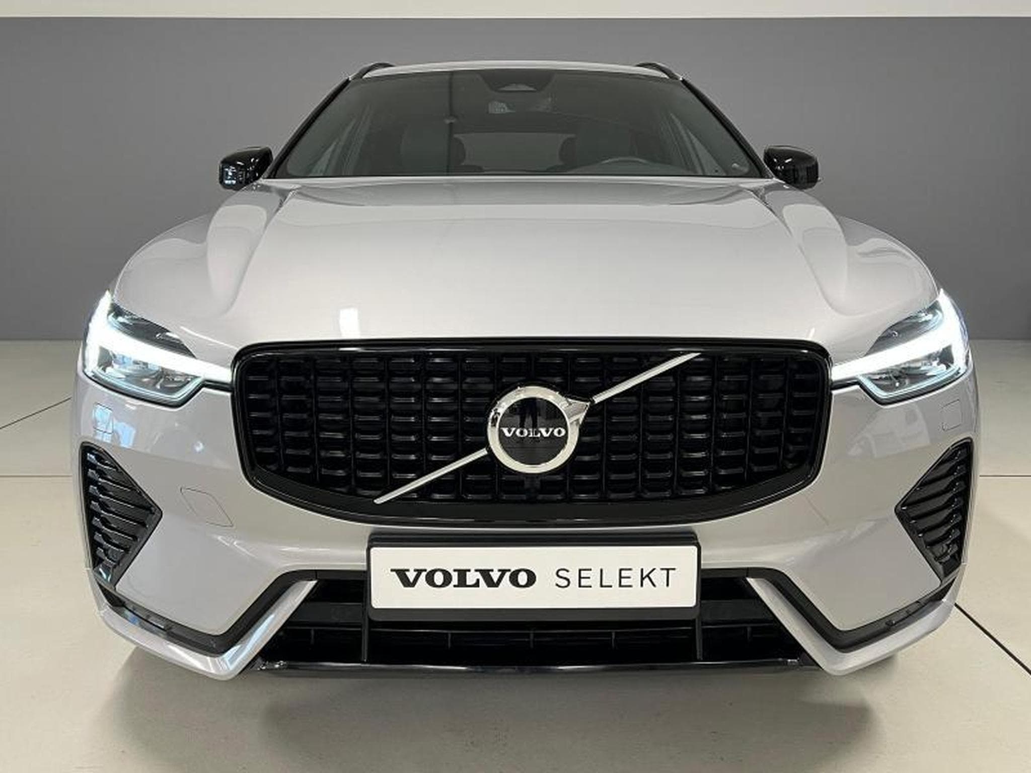 Volvo XC60 Plus Dark (2022) - Photo 19