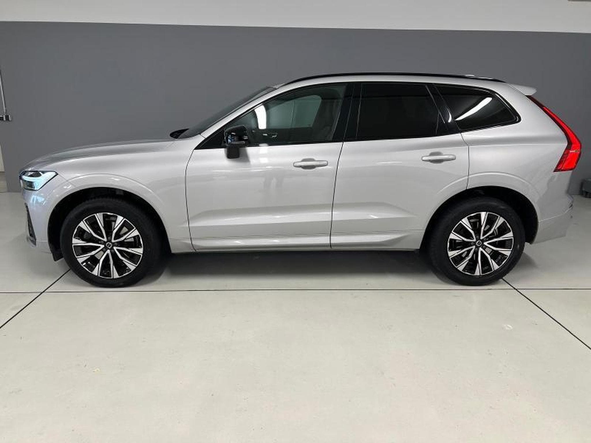 Volvo XC60 Plus Dark (2022) - Photo 20