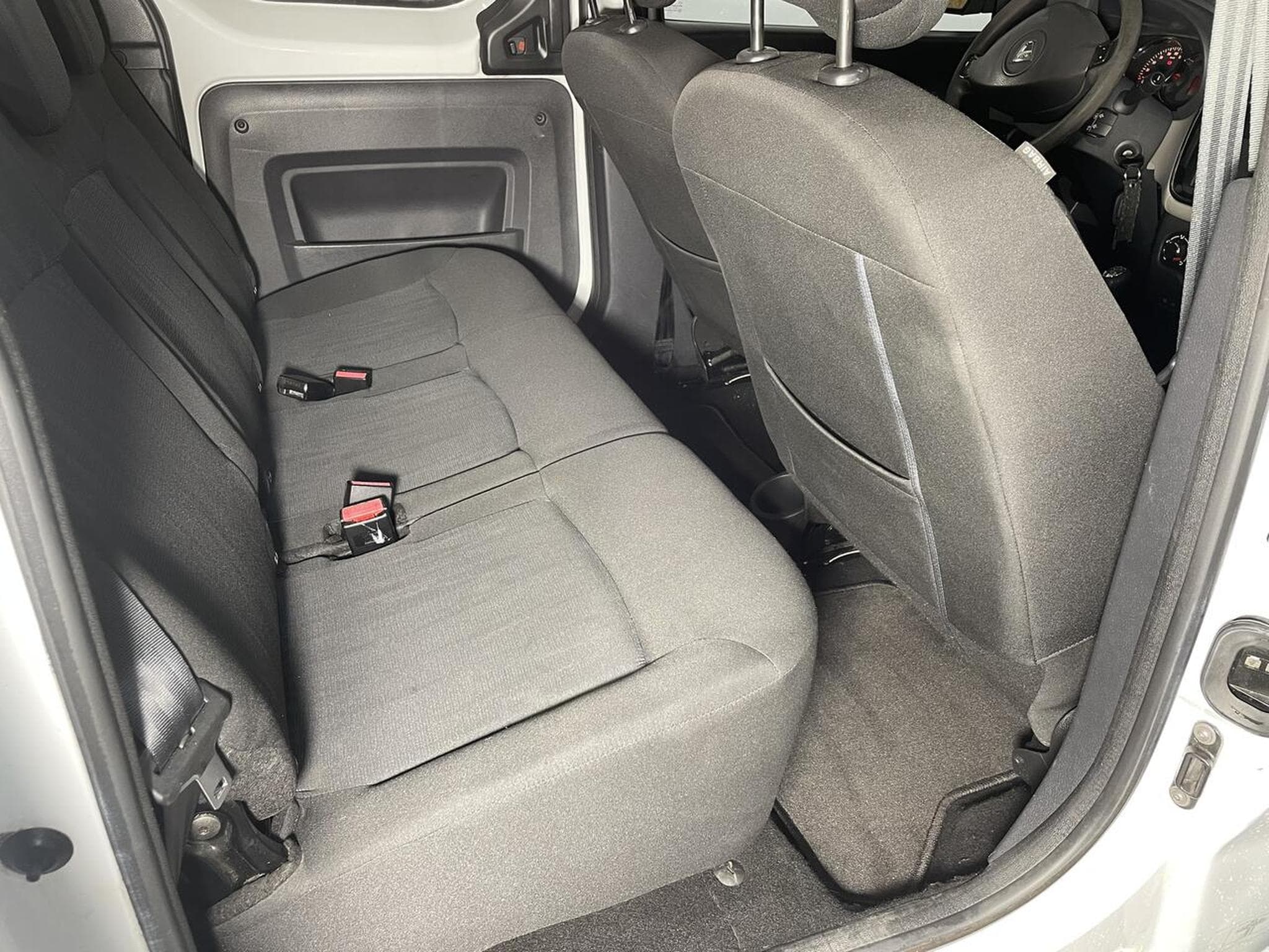 Dacia Dokker 1.5 DCI 90 LAUREATE BLUETOOTH (2017) - Photo 10