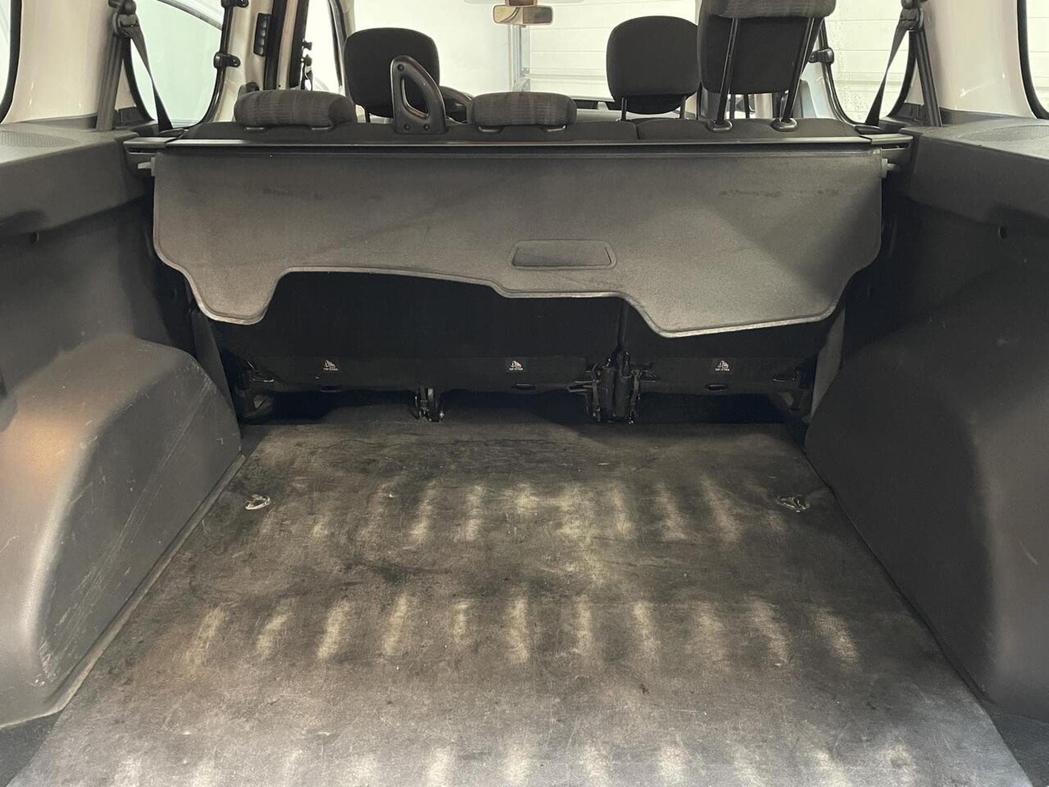 Dacia Dokker 1.5 DCI 90 LAUREATE BLUETOOTH (2017) - Photo 11