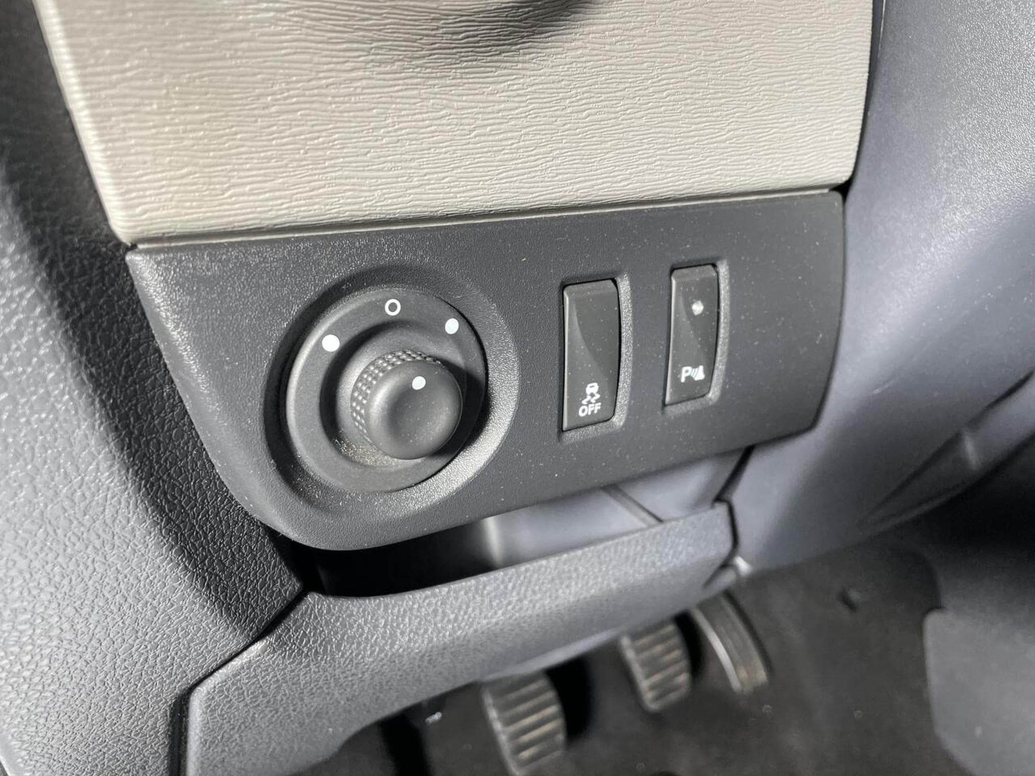 Dacia Dokker 1.5 DCI 90 LAUREATE BLUETOOTH (2017) - Photo 5