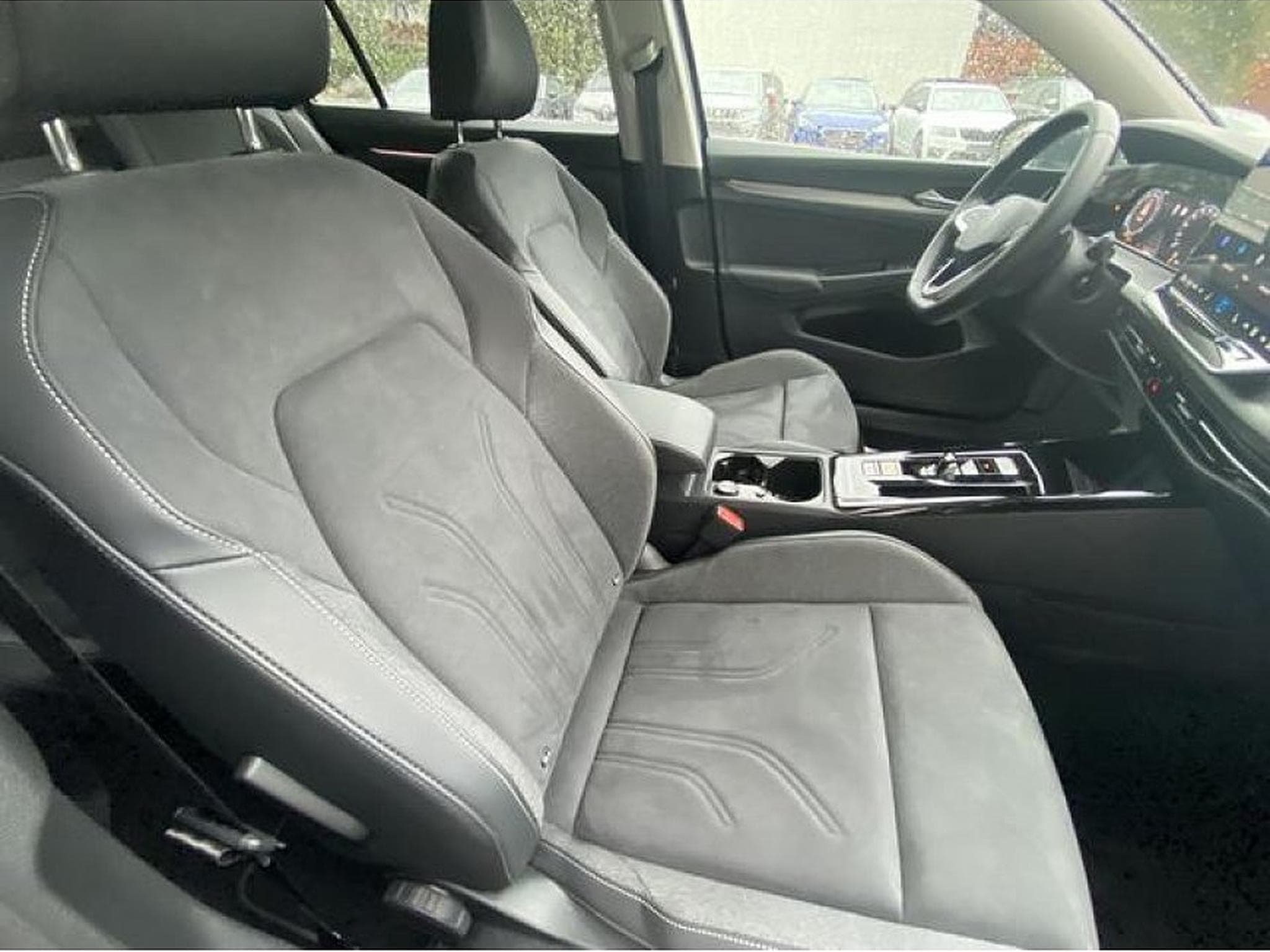 VW Golf (2025) - Photo 11
