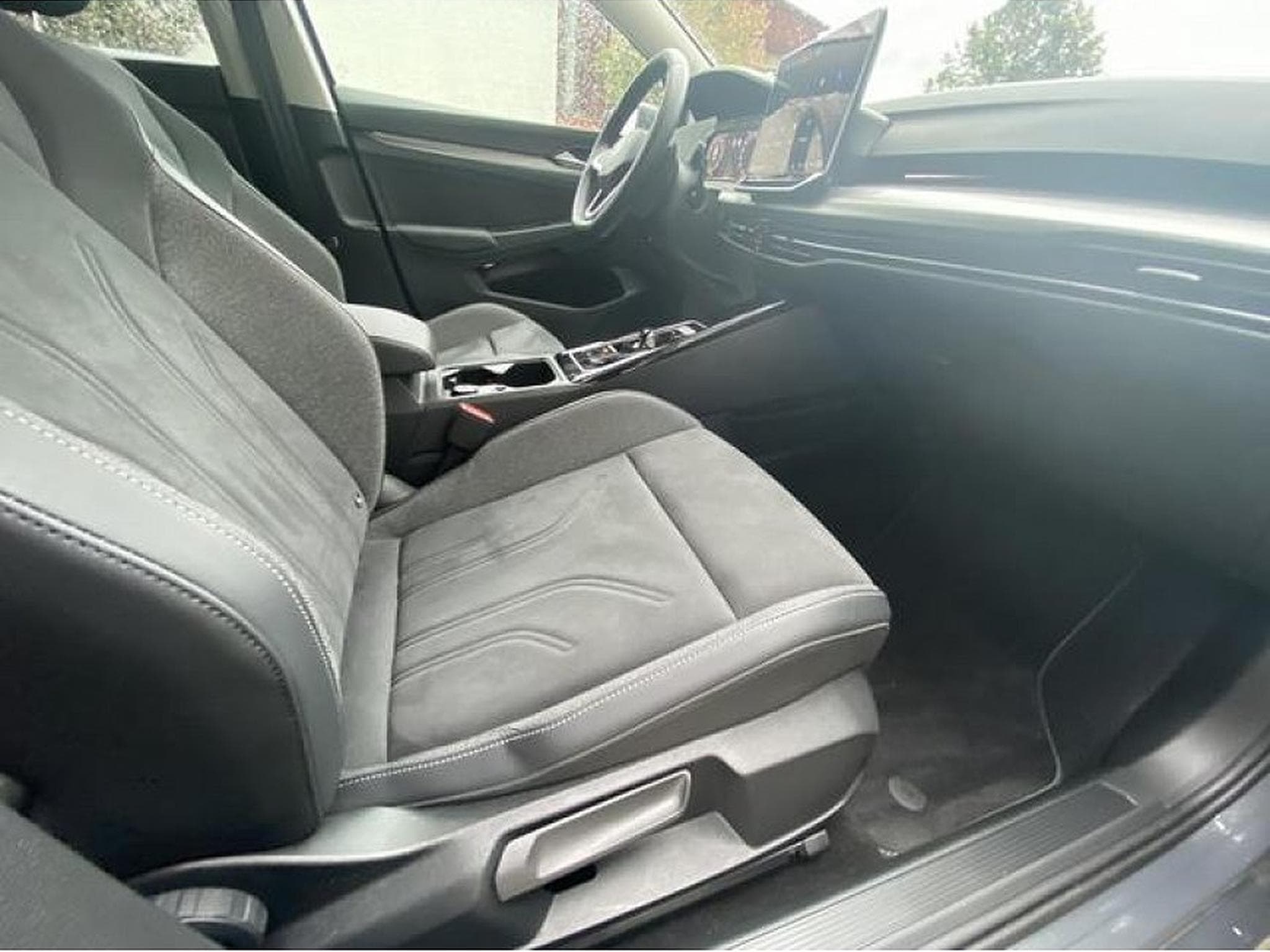 VW Golf (2025) - Photo 12