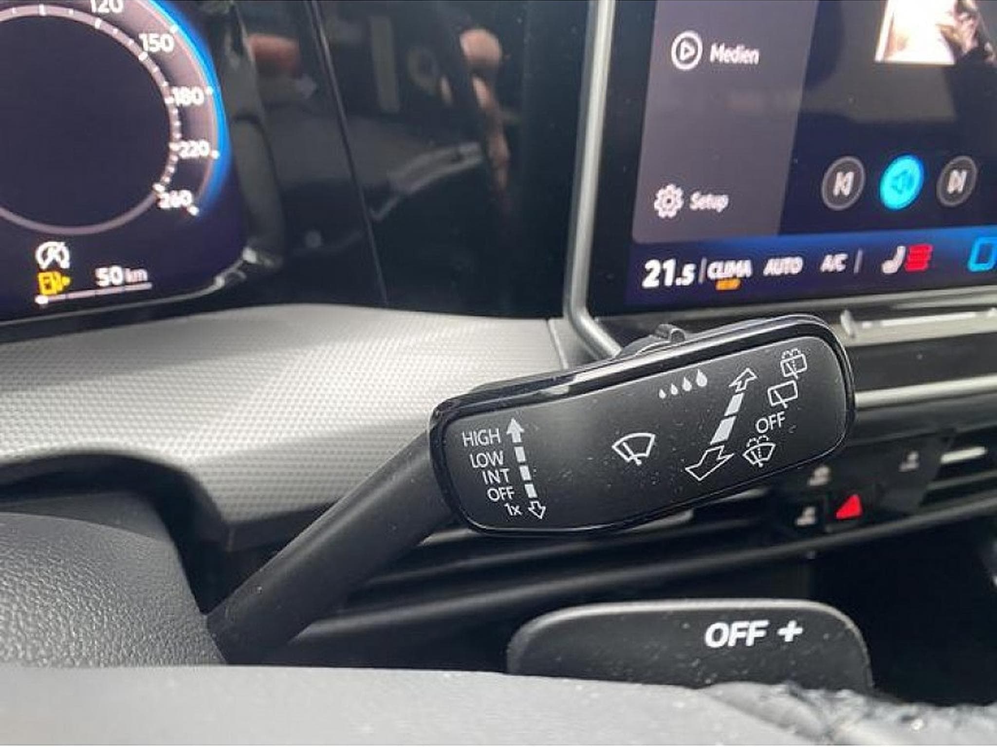 VW Golf (2025) - Photo 16