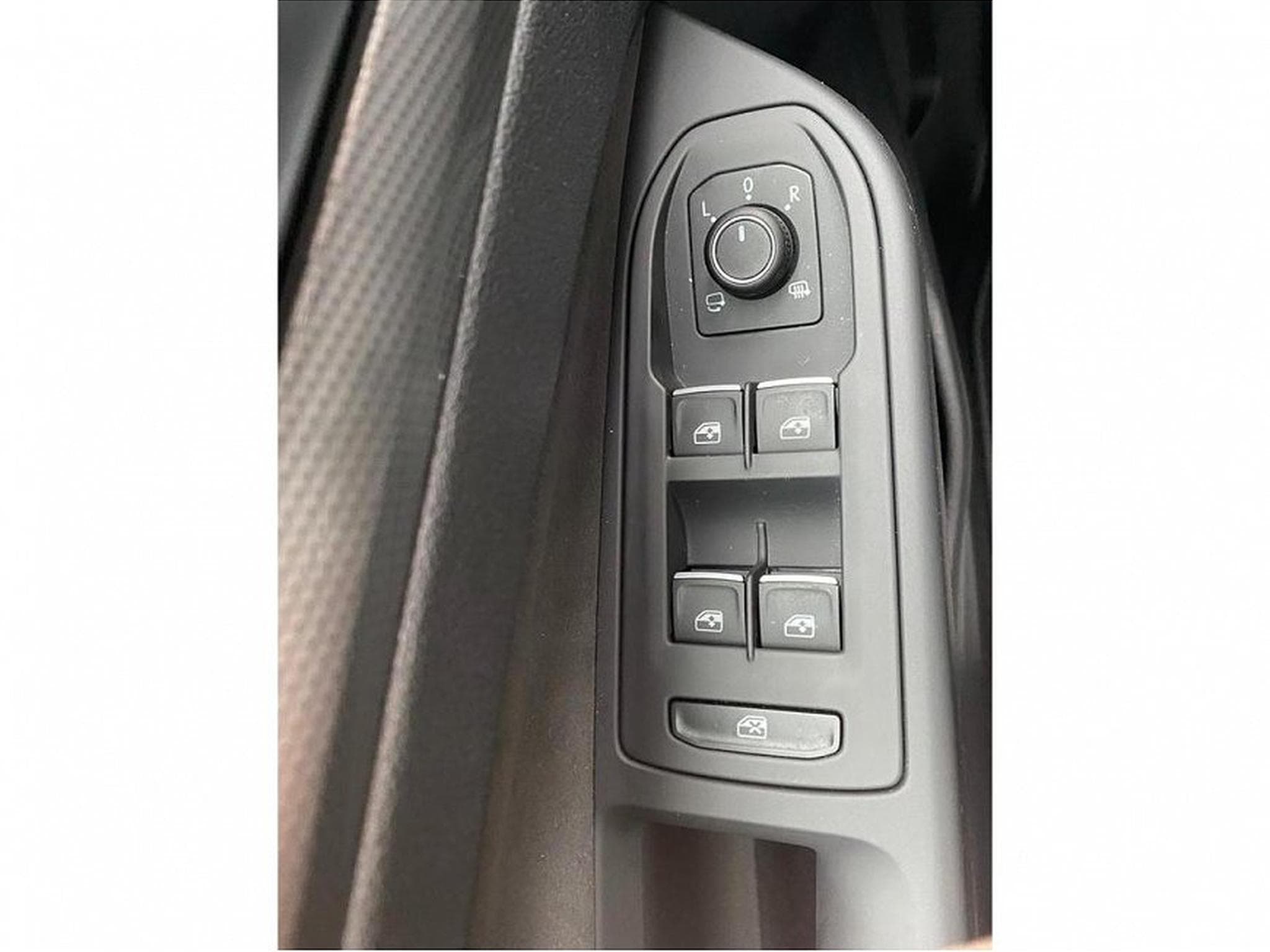 VW Golf (2025) - Photo 18