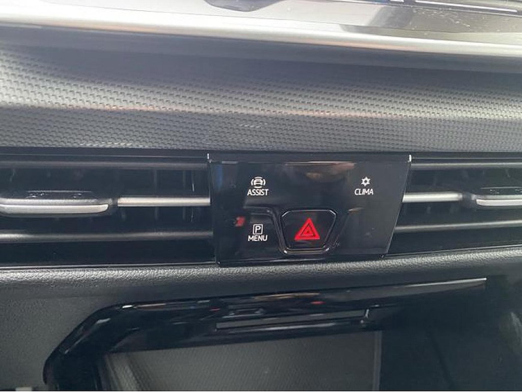 VW Golf (2025) - Photo 22