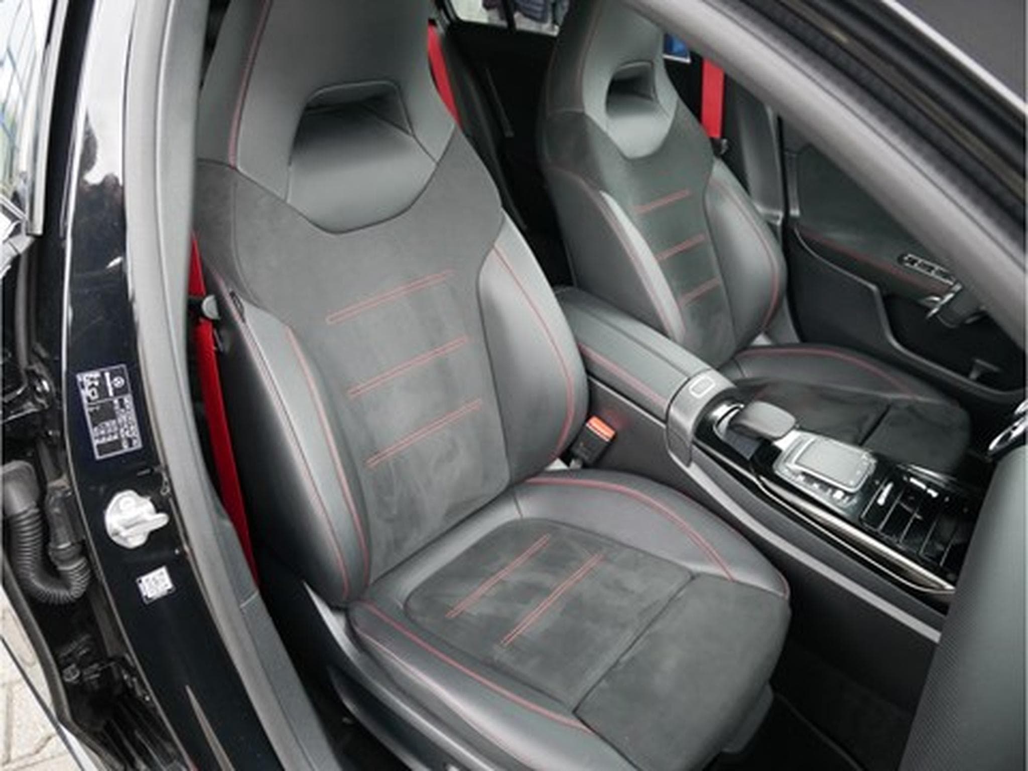 Mercedes A 35 AMG 306cv A7 4-Matic (2022) - Foto 5