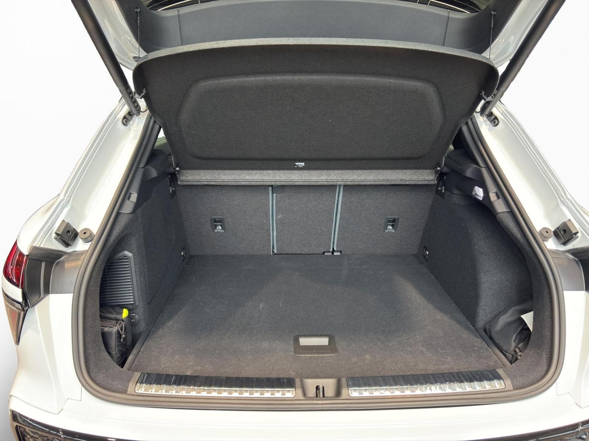 Audi Q3 e-hybrid 200 kW (2025) - Photo 11
