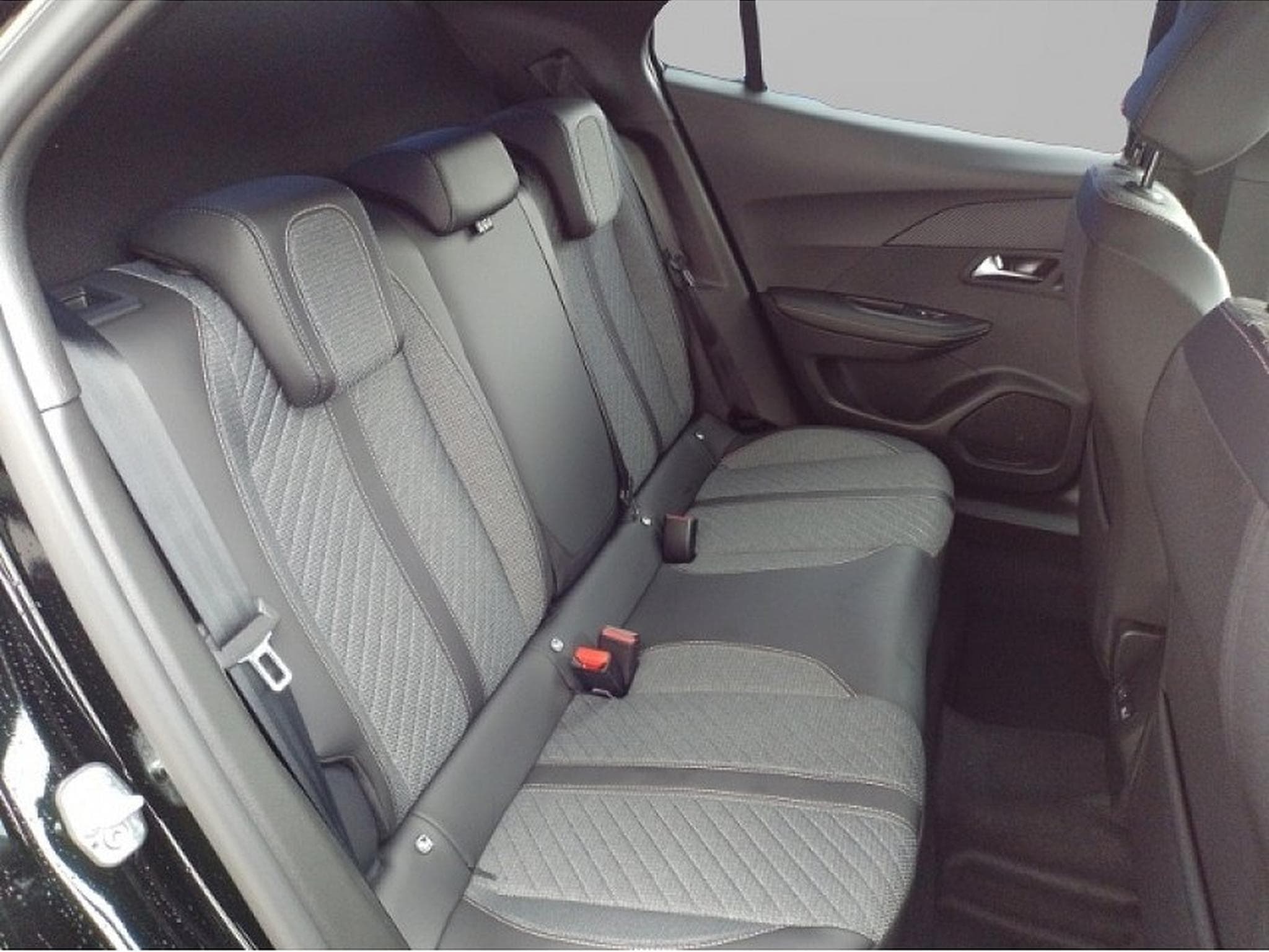 Peugeot 2008 (2025) - Foto 7