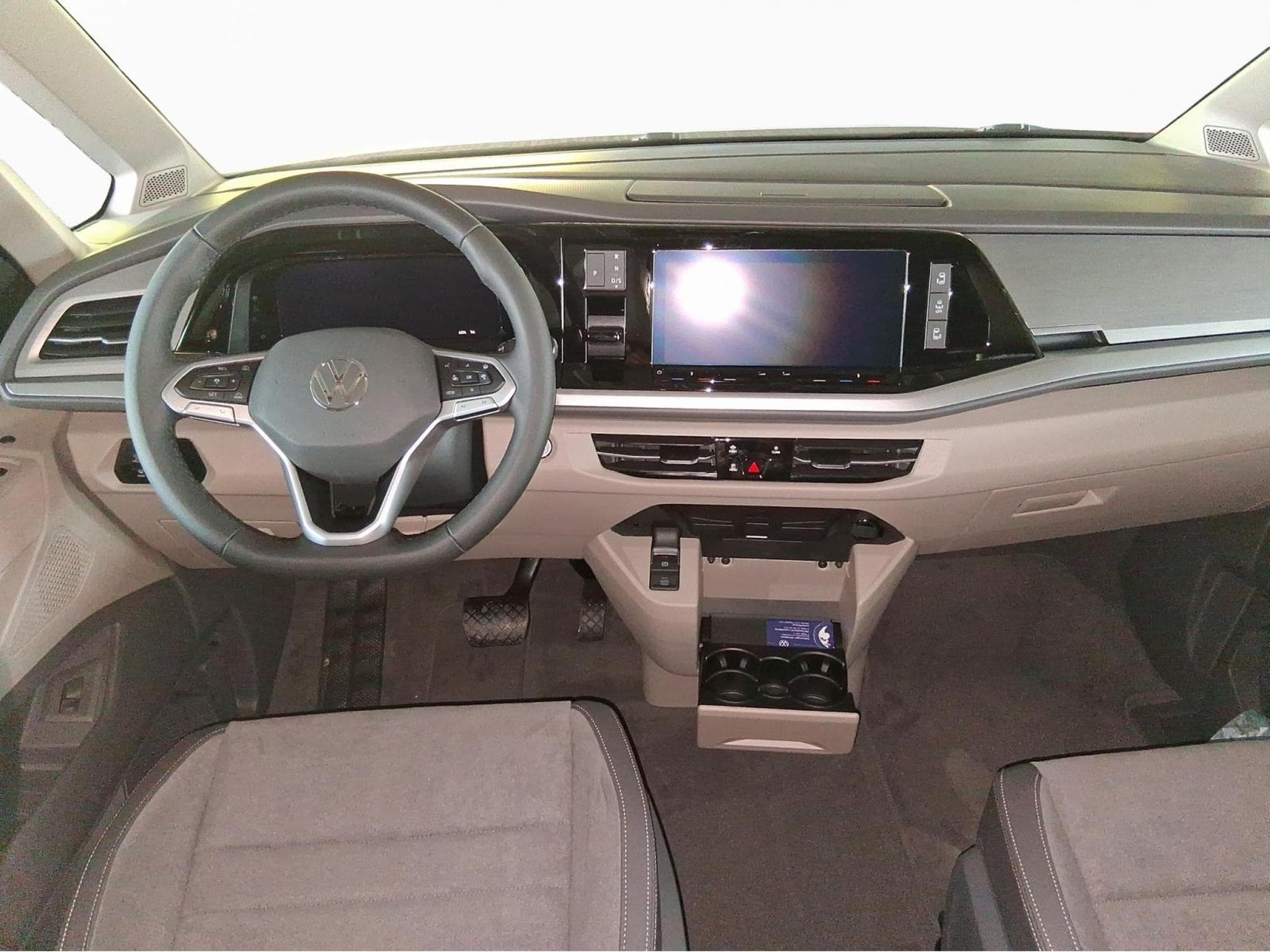 VW T7 Life (2025) - Photo 5